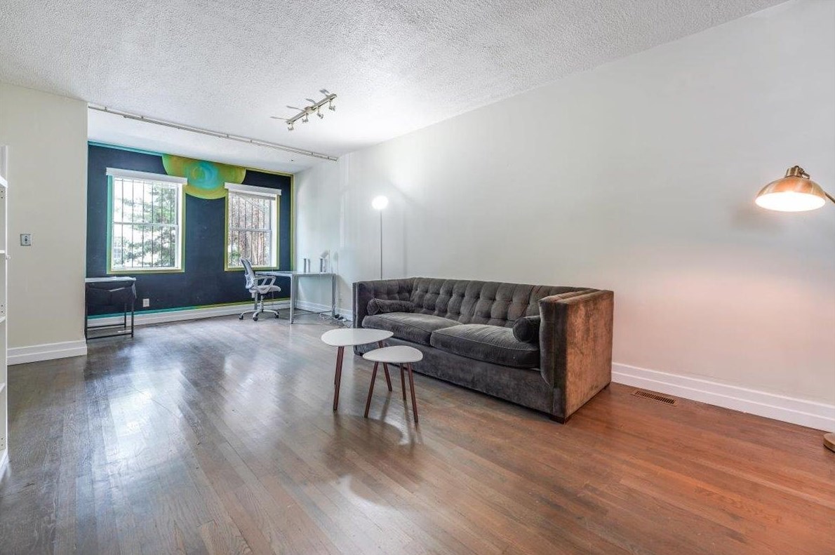 231 Whiton St, Jersey City, NJ 07304