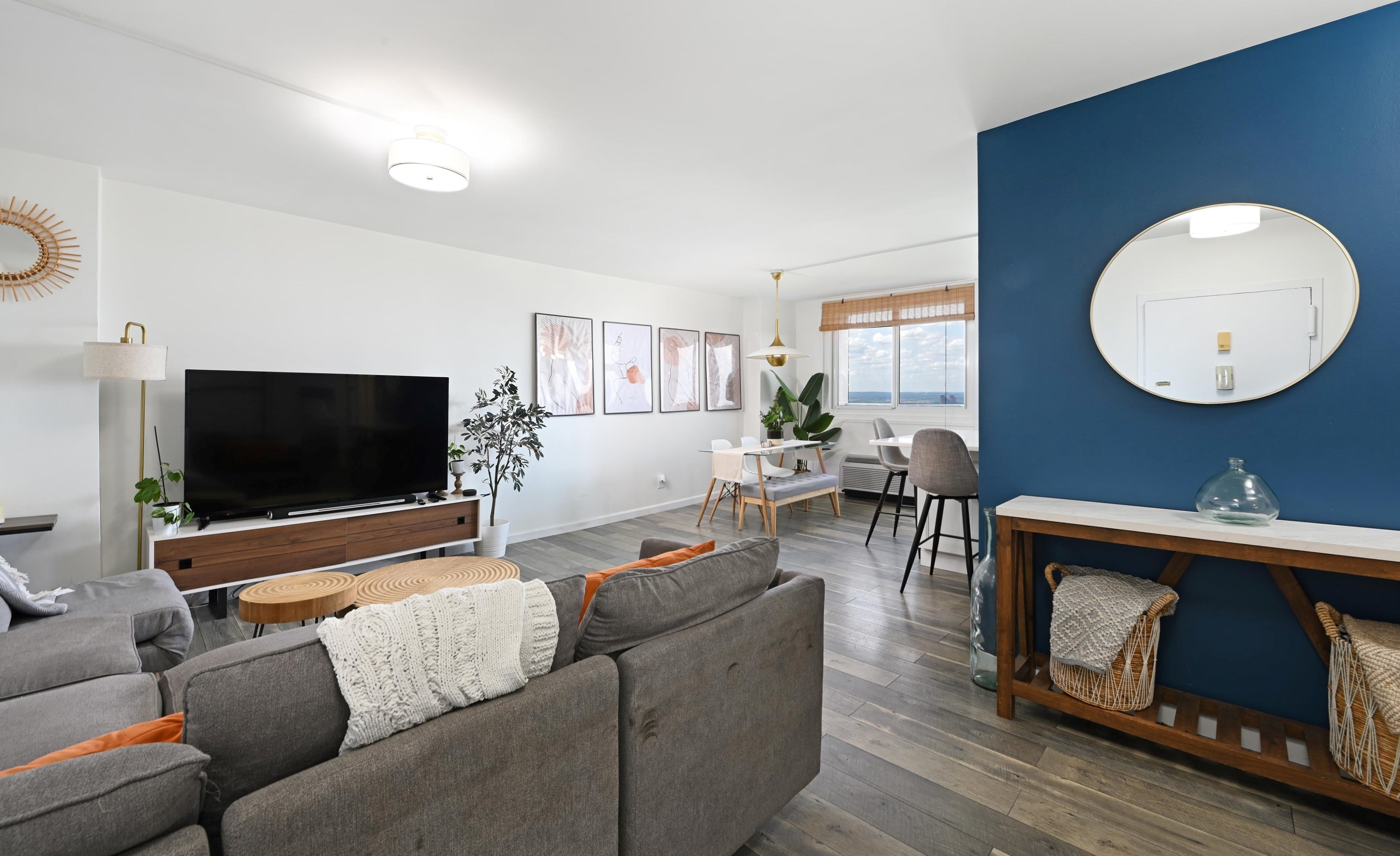 100 Manhattan Ave #2204, Union City, NJ 07087