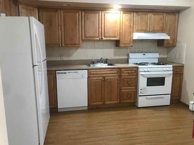 27 Silver St, Bayonne, NJ 07002