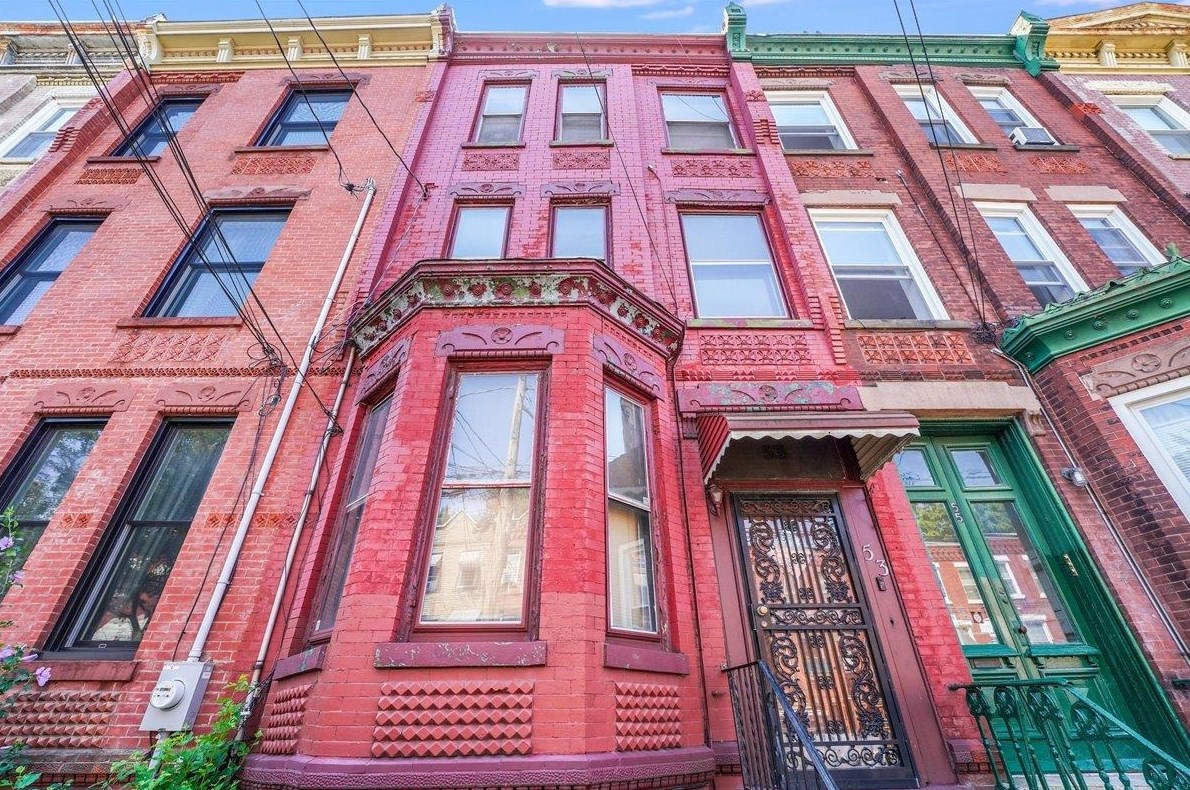53 Astor Pl, Jersey City, NJ 07304