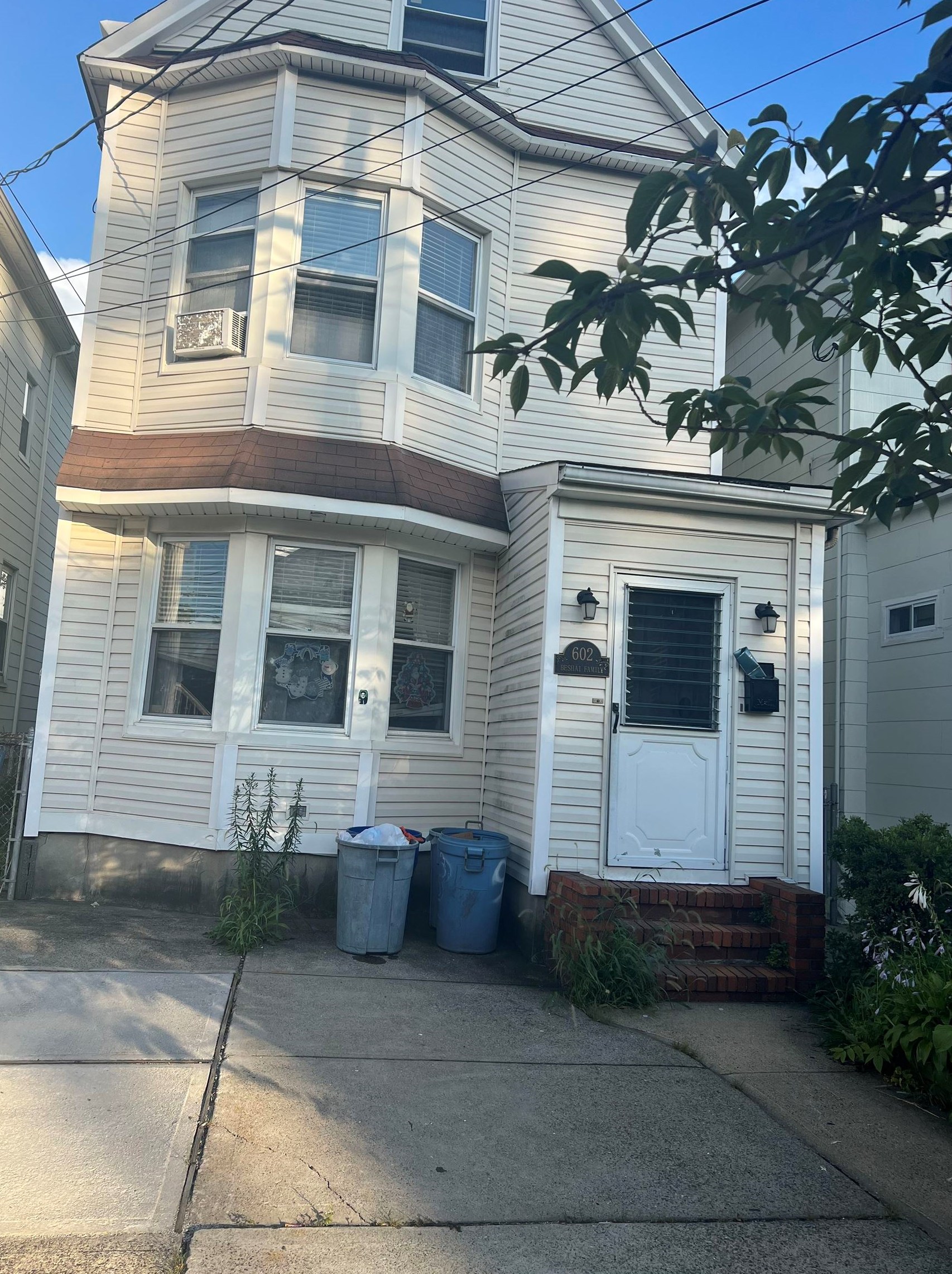 602 Ave E, Bayonne, NJ 07002