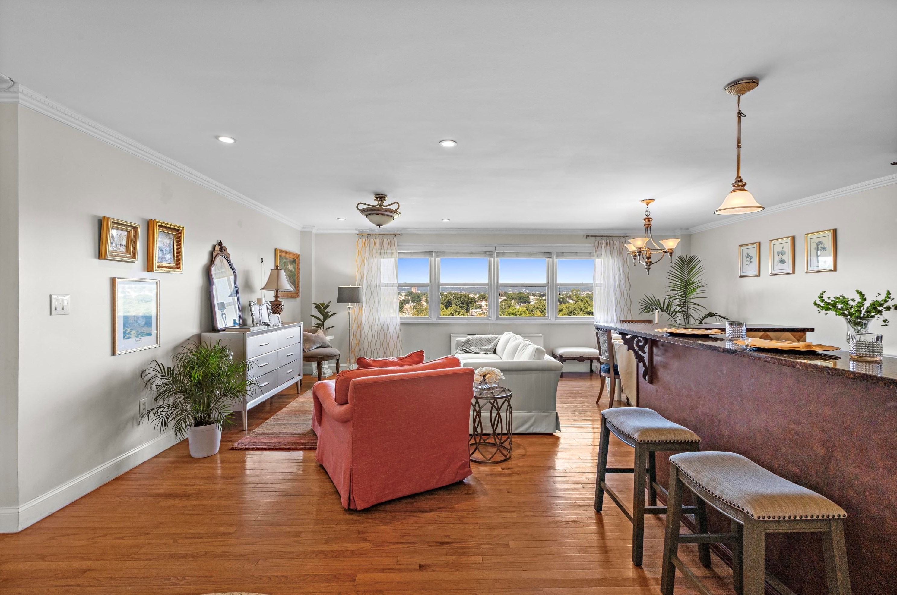 39 E 39th St #apt 81, Paterson, NJ 07514