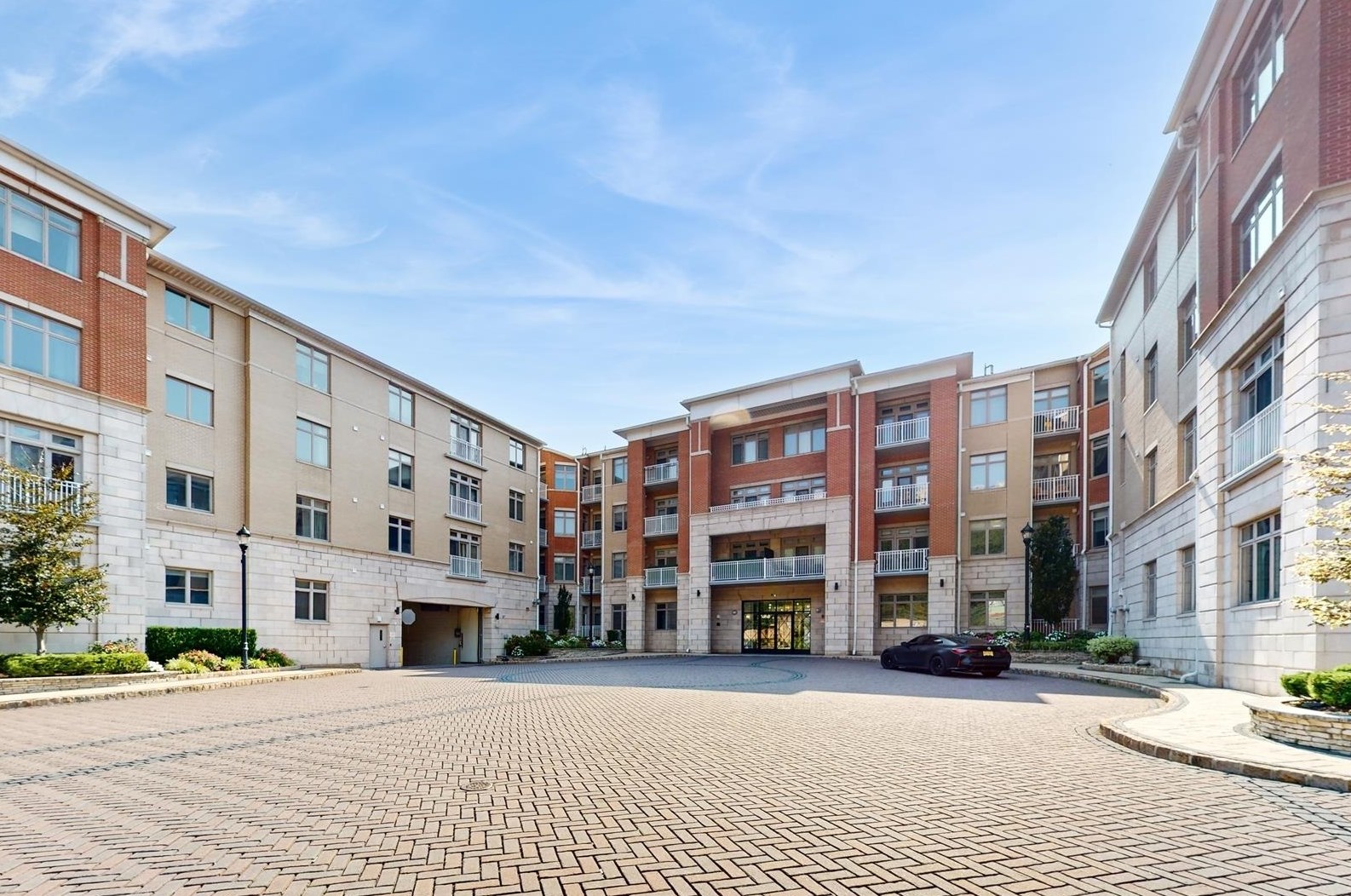 7400 River Rd #328, North Bergen, NJ 07047