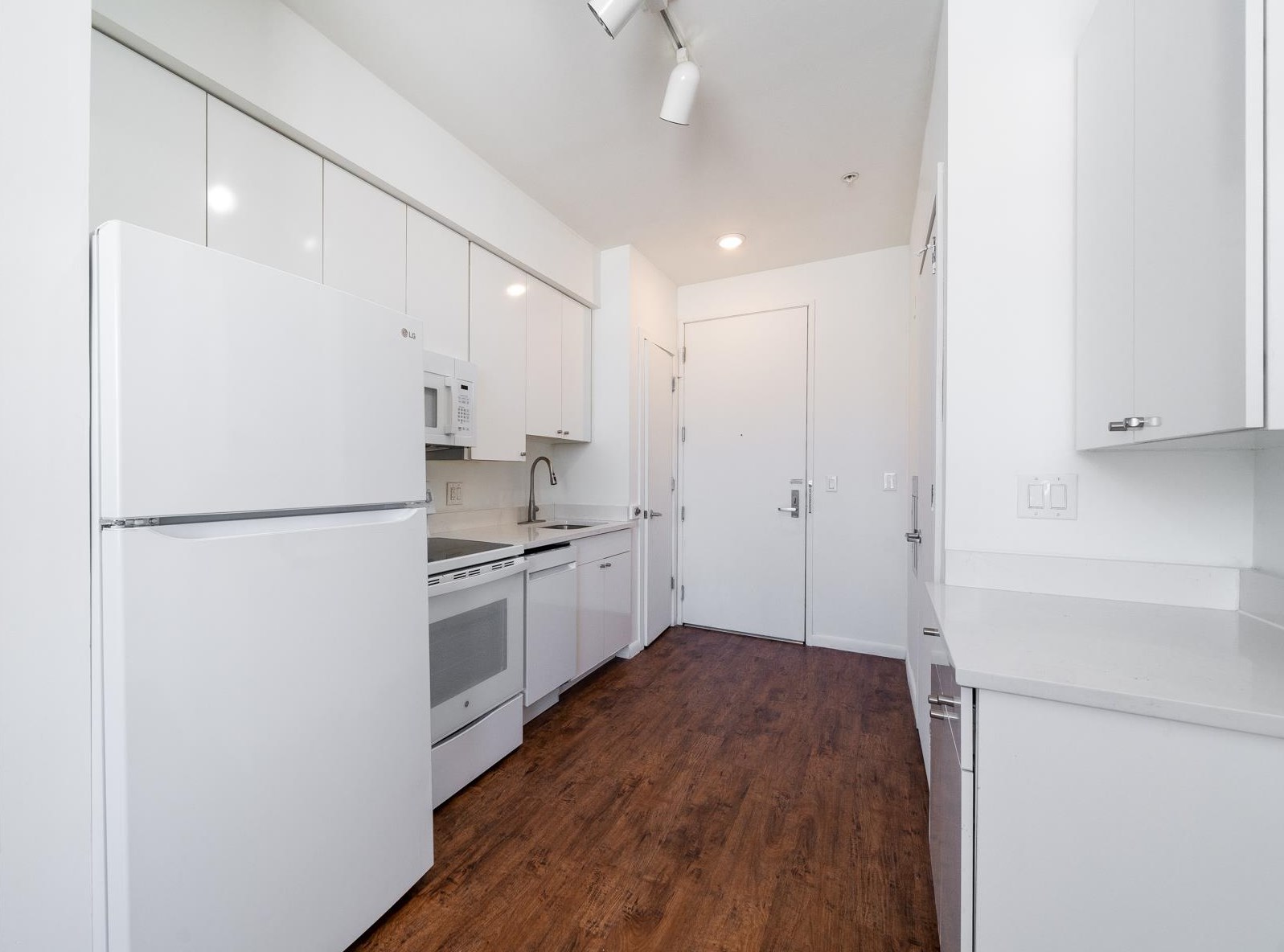 253 Academy St #316, Jersey City, NJ 07306