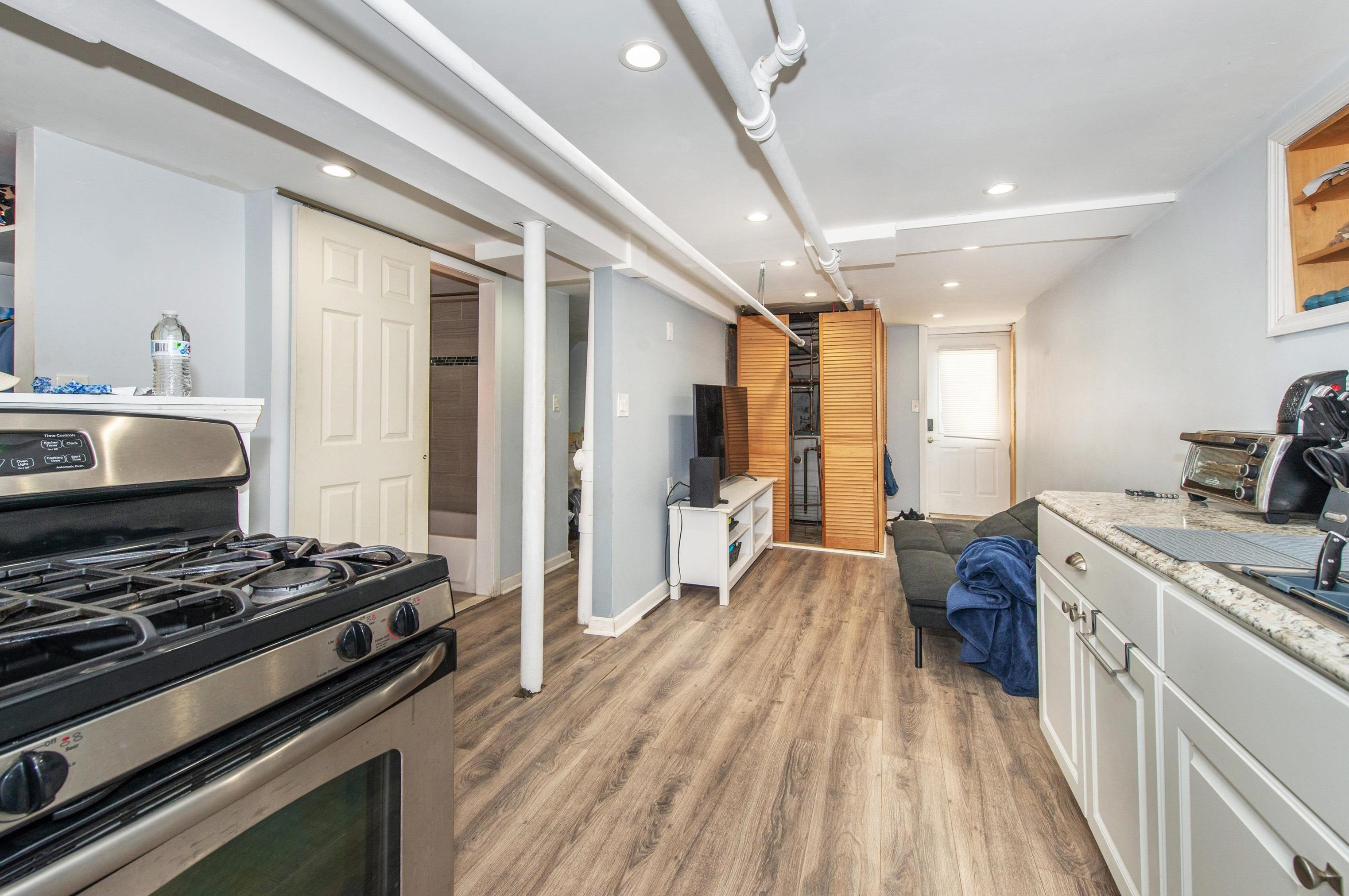 264 Davis Ave, Kearny NJ 07032-3402 exterior