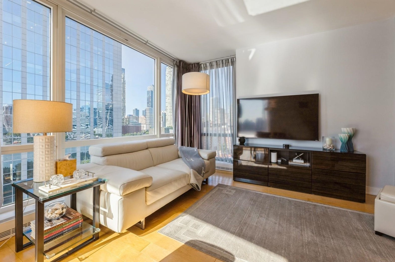 2 2nd St, Jersey City, NJ 07302-3096