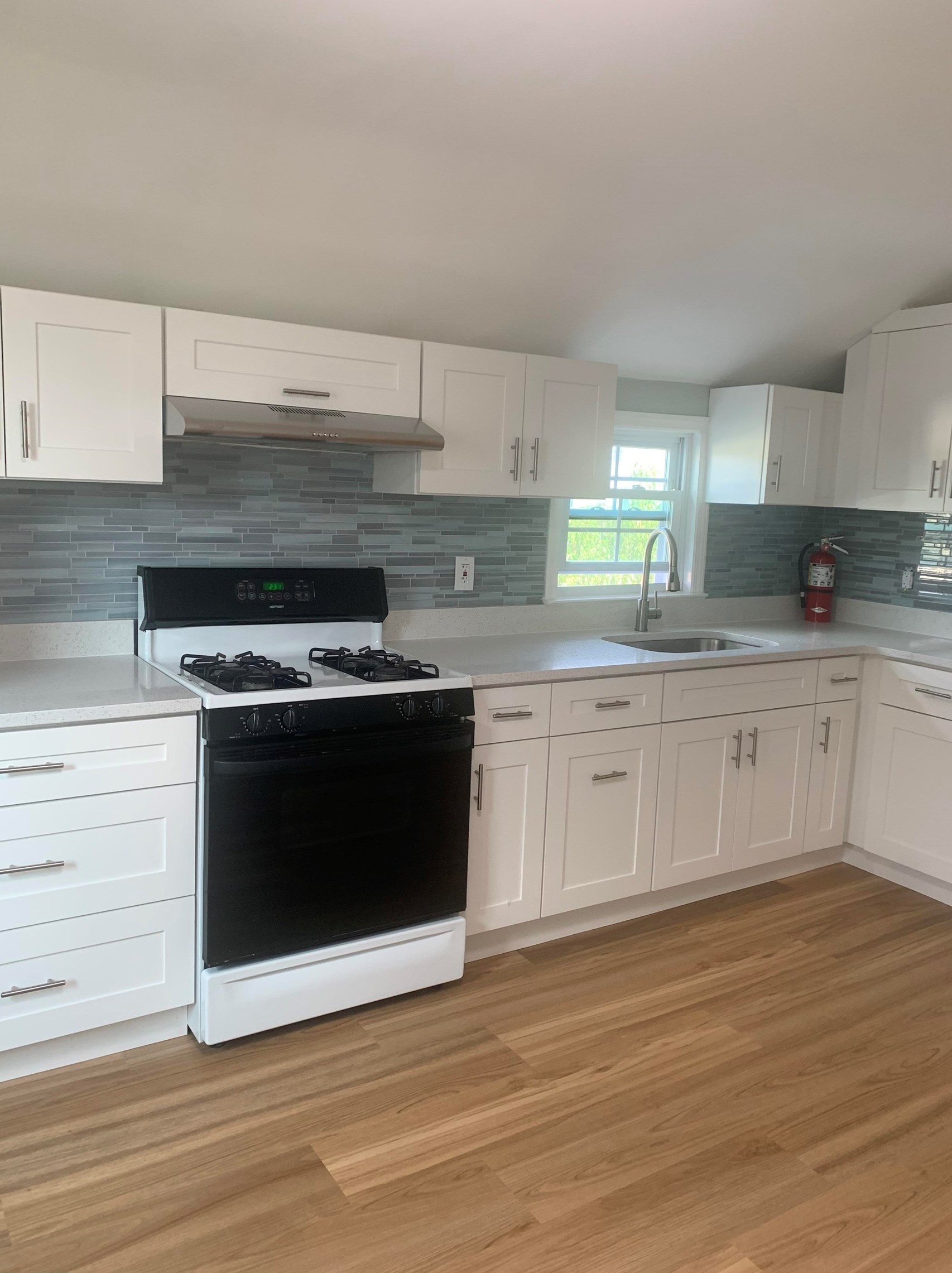 5 Macarthur Ave, Lodi, NJ 07644