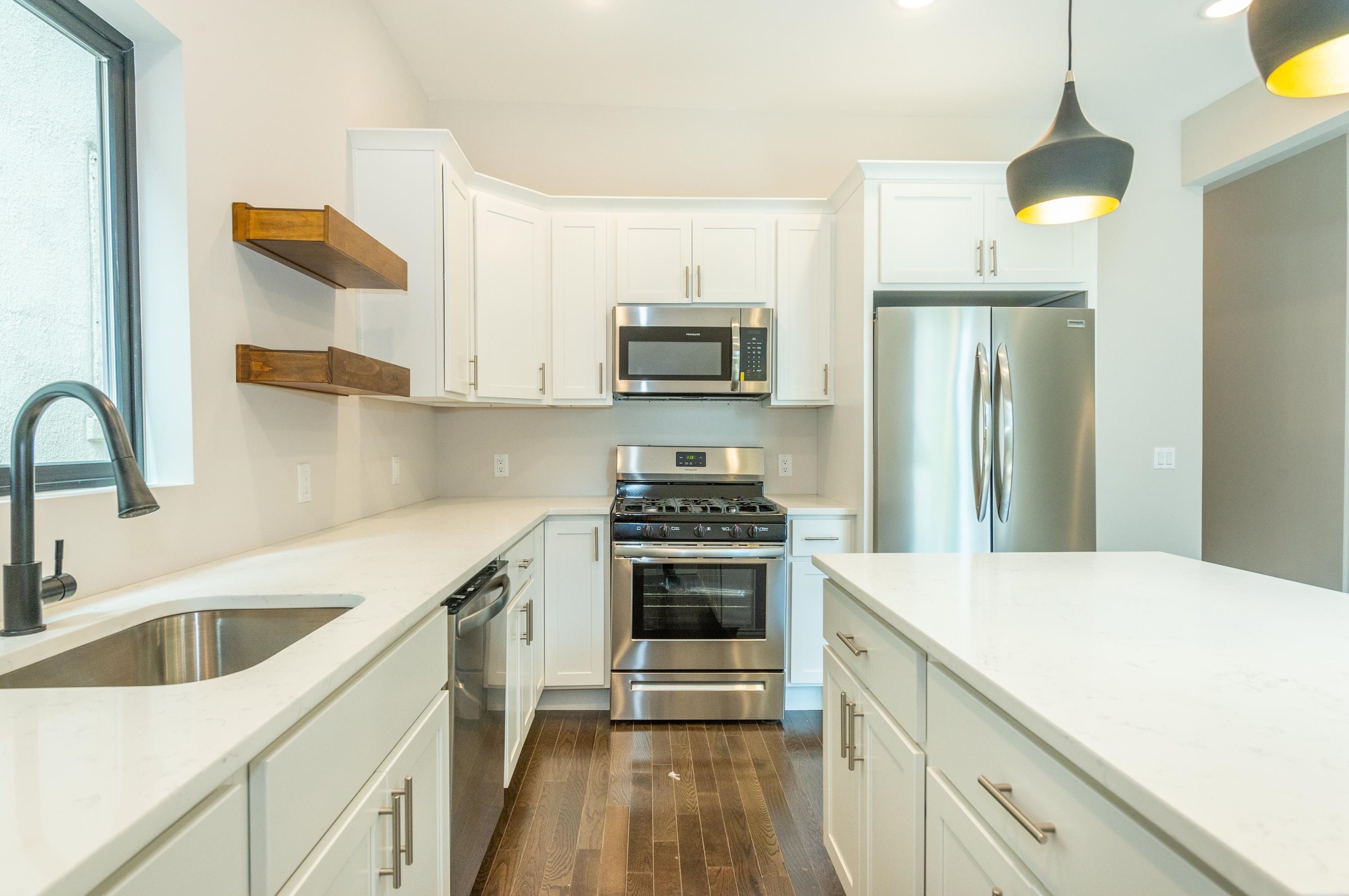 2212 Palisade Ave, Union City NJ  07086-4517 exterior