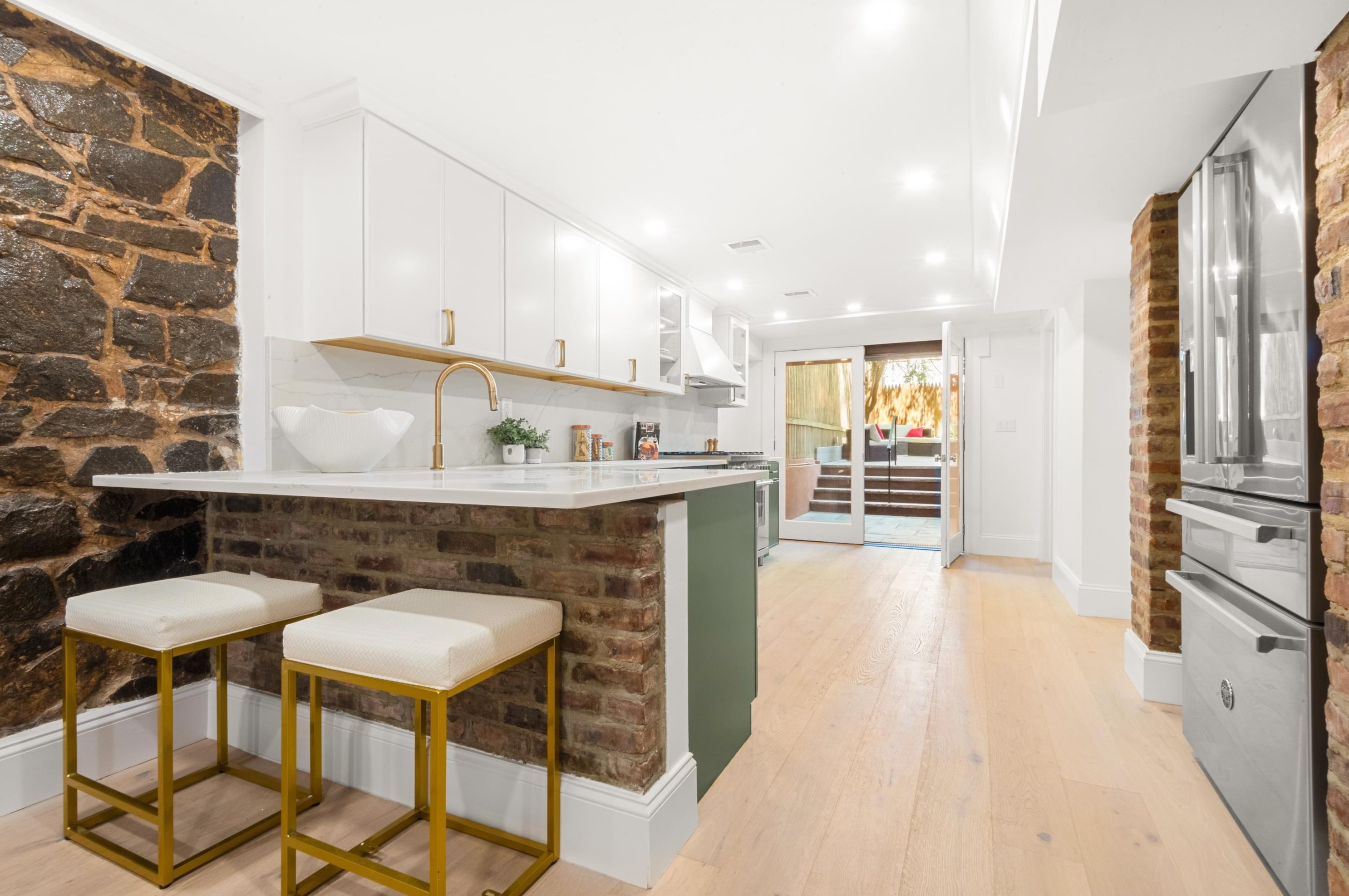 94 Wayne St, Jersey City, NJ 07302-3509