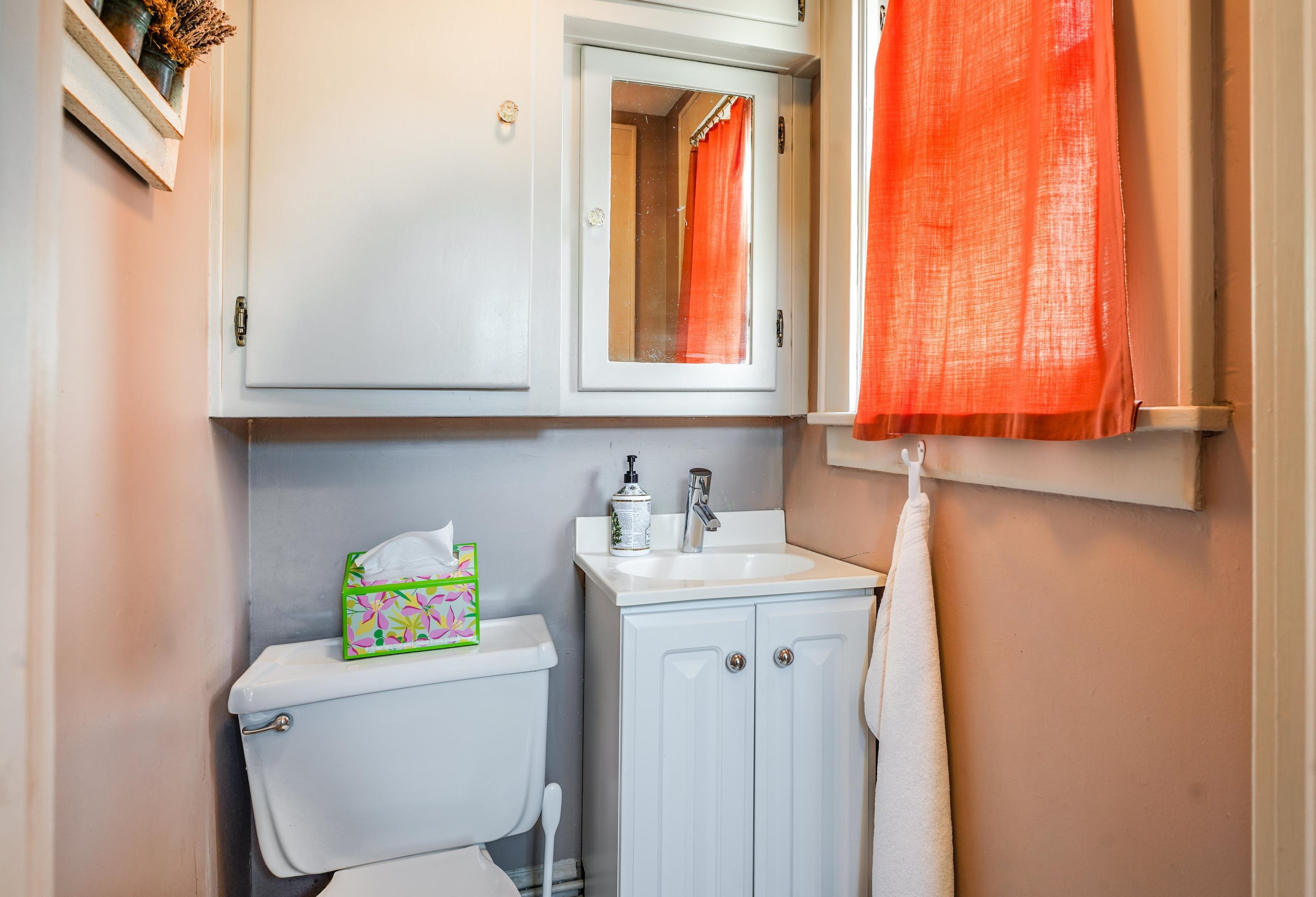 953 Avenue C, Bayonne NJ  07002-2439 exterior