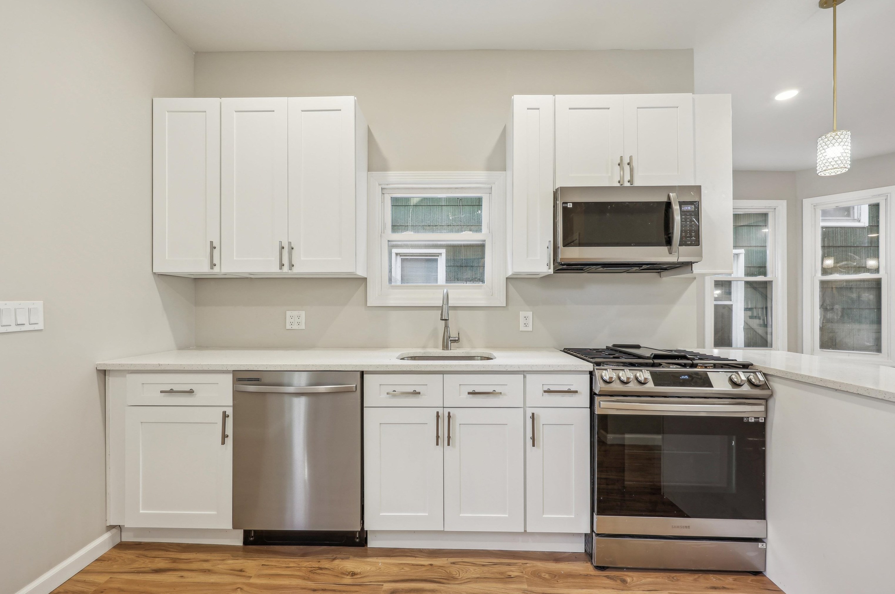 40 Armstrong Ave, Jersey City NJ 07305-4002 exterior