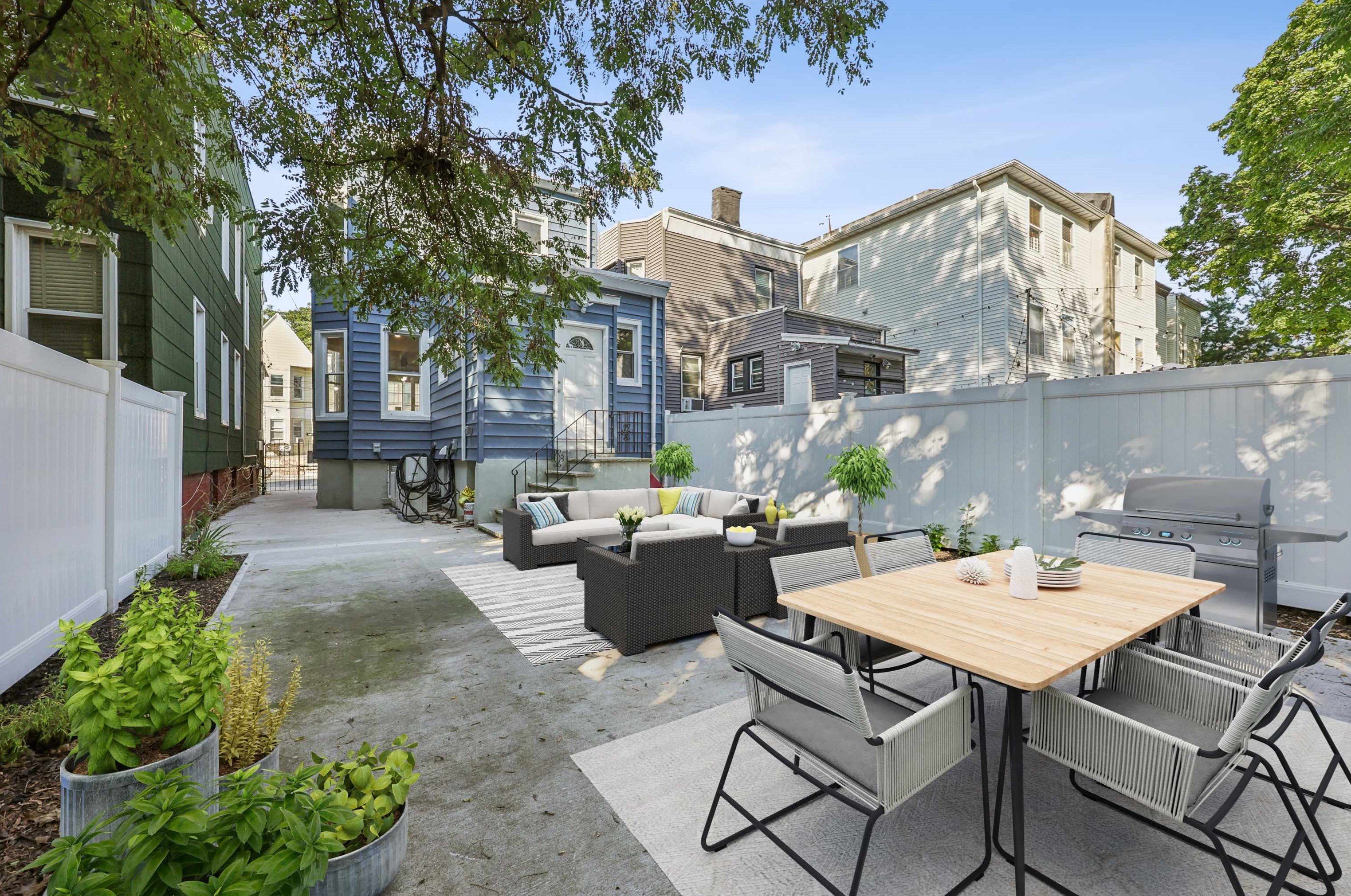 40 Armstrong Ave, Jersey City NJ 07305-4002 exterior