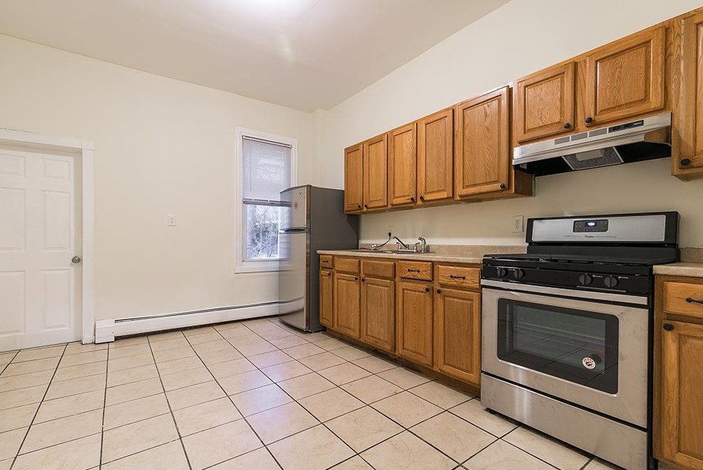 76 Boyd Ave, Jersey City, NJ 07304-1408