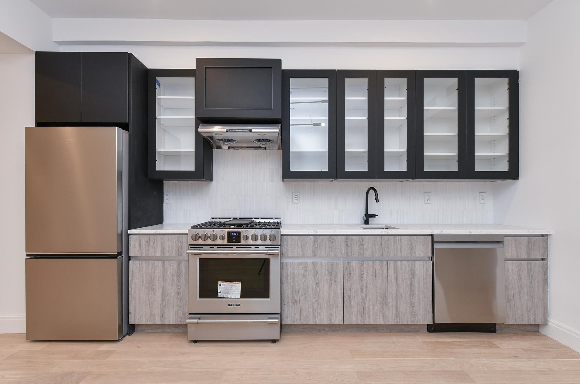 203 Christopher Columbus Dr, Jersey City, NJ 07302-3431
