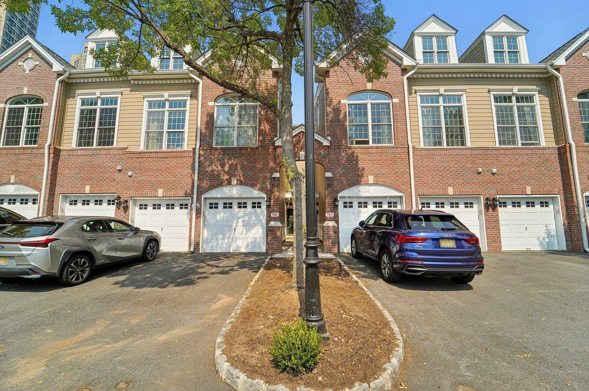 153 Lydia Dr, West New York, NJ 07093-8380