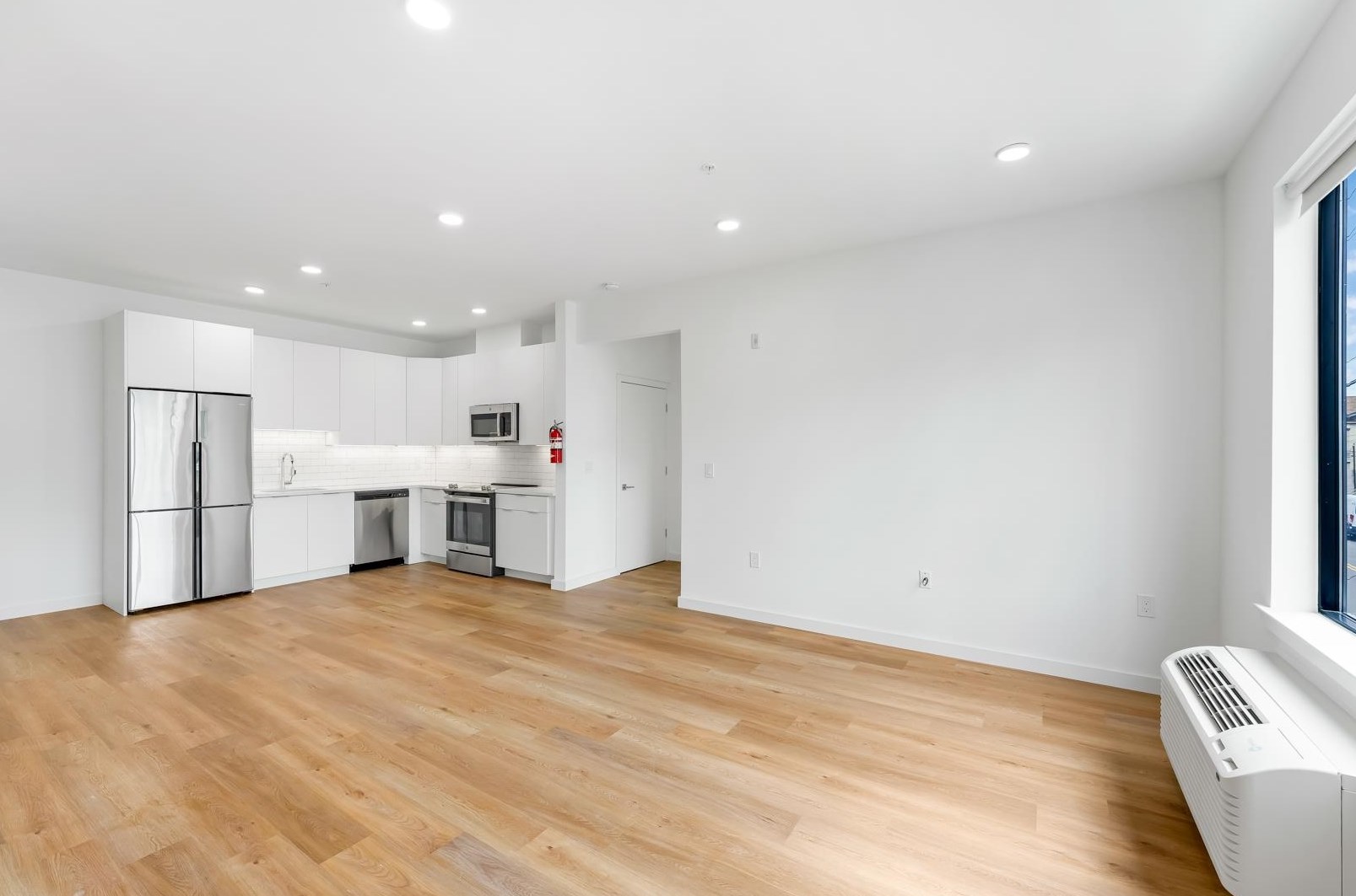 175 W 7th St #513, Bayonne, NJ 07002