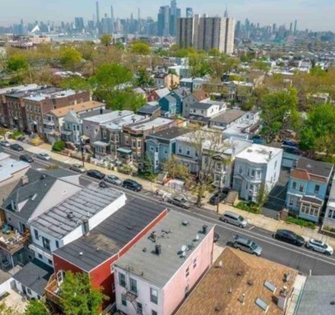 241 Cambridge Ave, Jersey City NJ  07307-1906 exterior