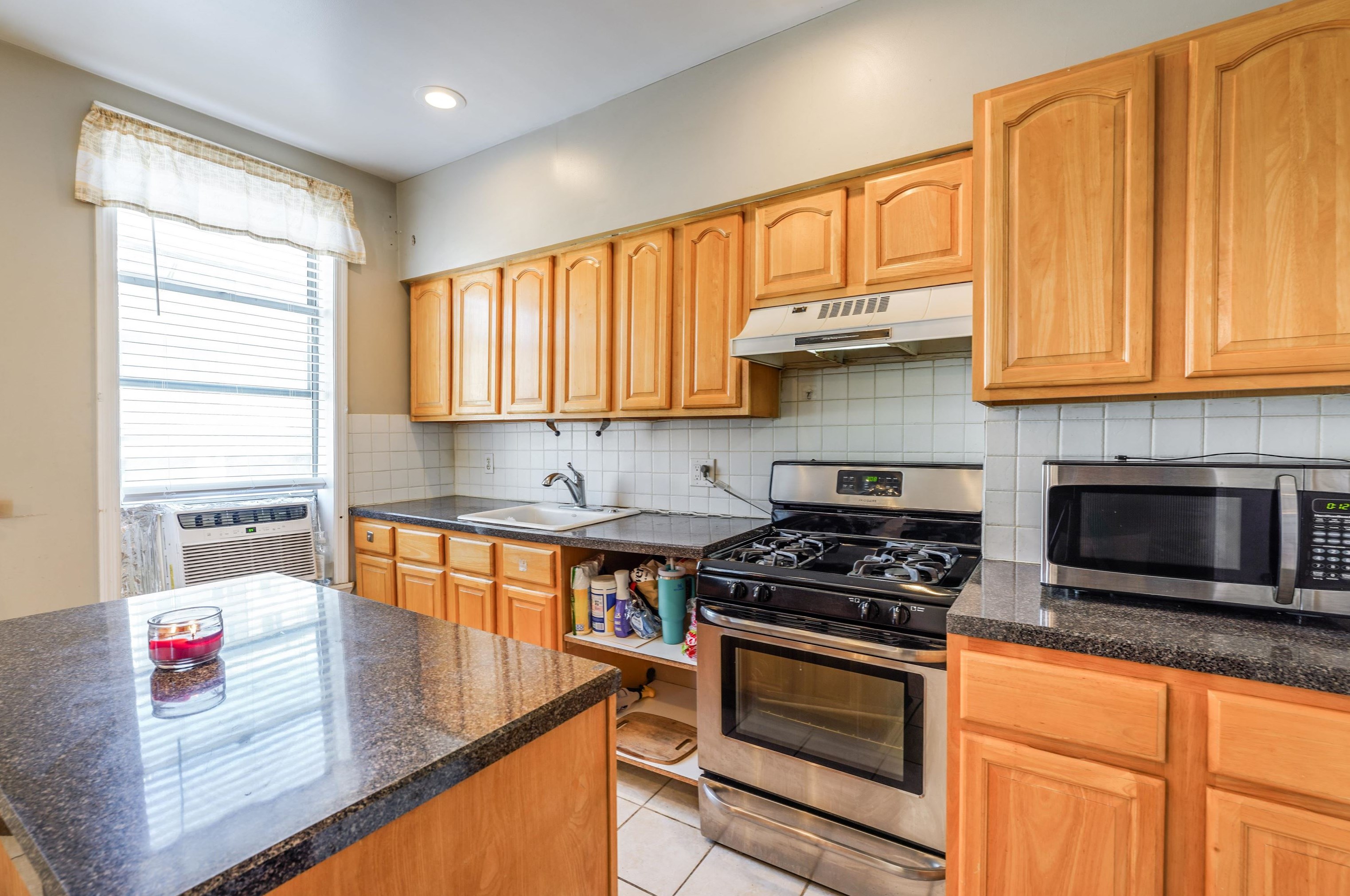 6709 Bergenwood Ave, North Bergen, NJ 07047