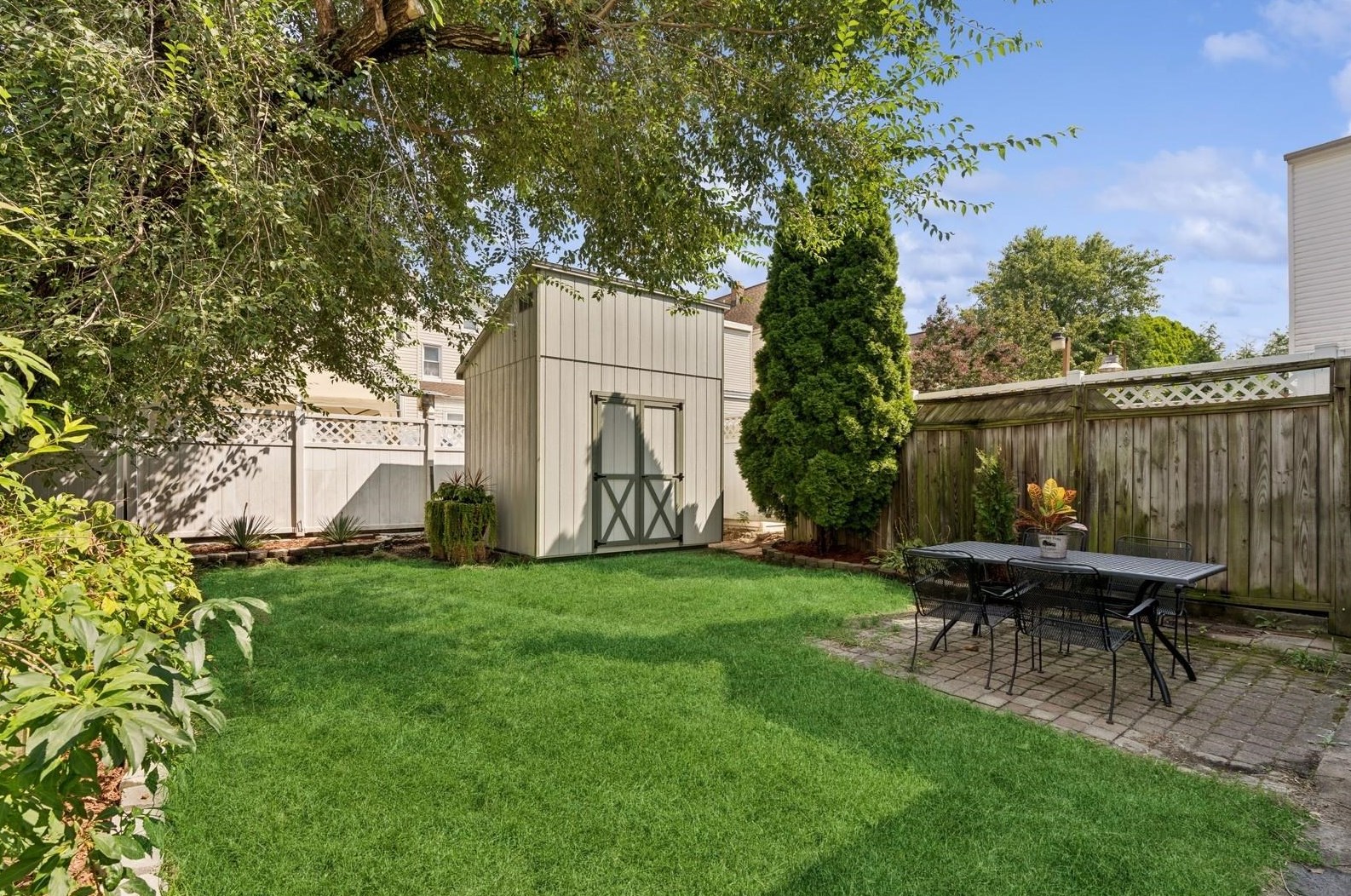 13-15 E 43rd St, Bayonne, NJ 07002