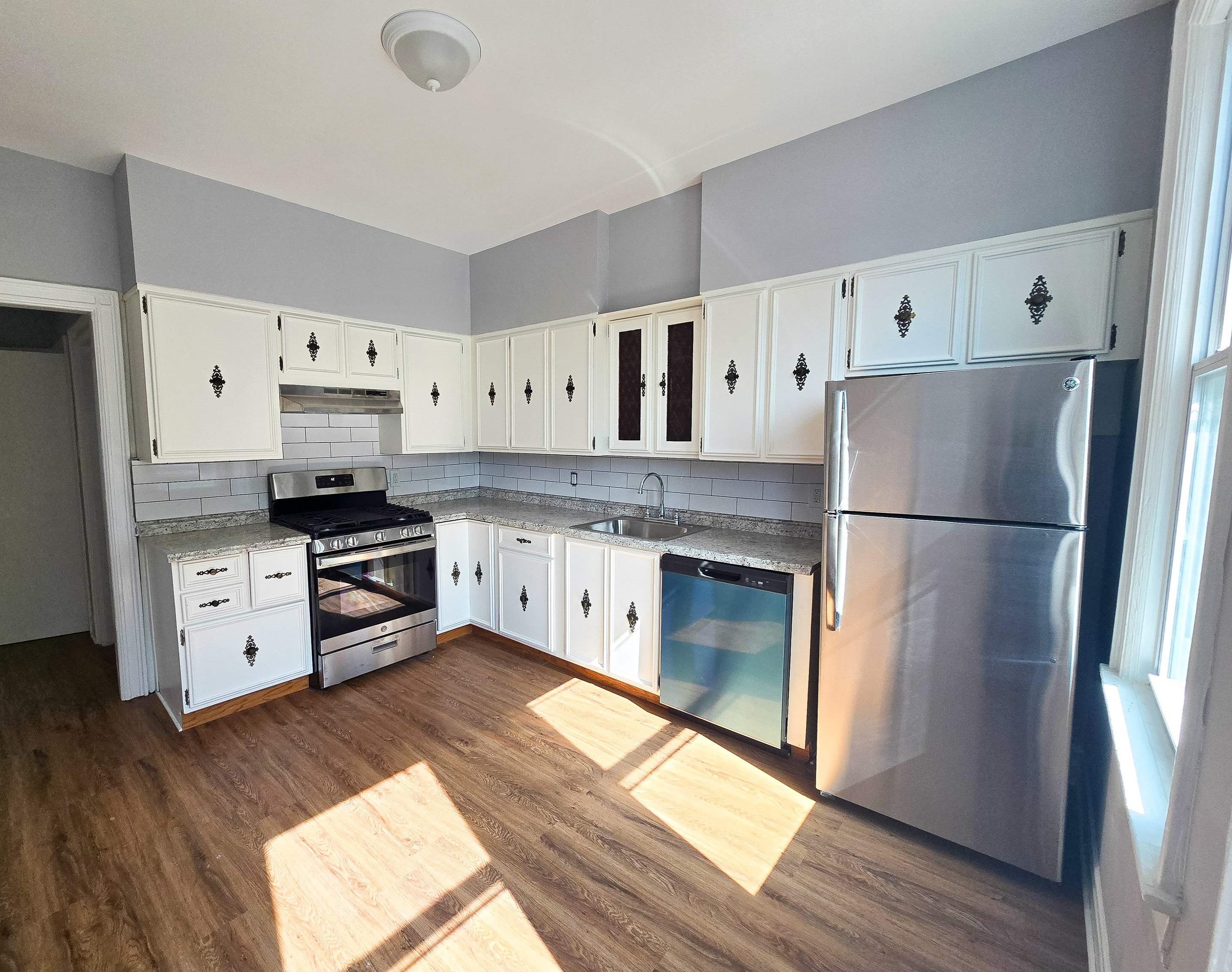 172 W 31st St, Bayonne, NJ 07002