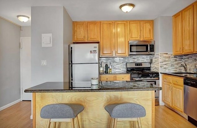135 Montgomery St Apt 8e, Jersey City, NJ