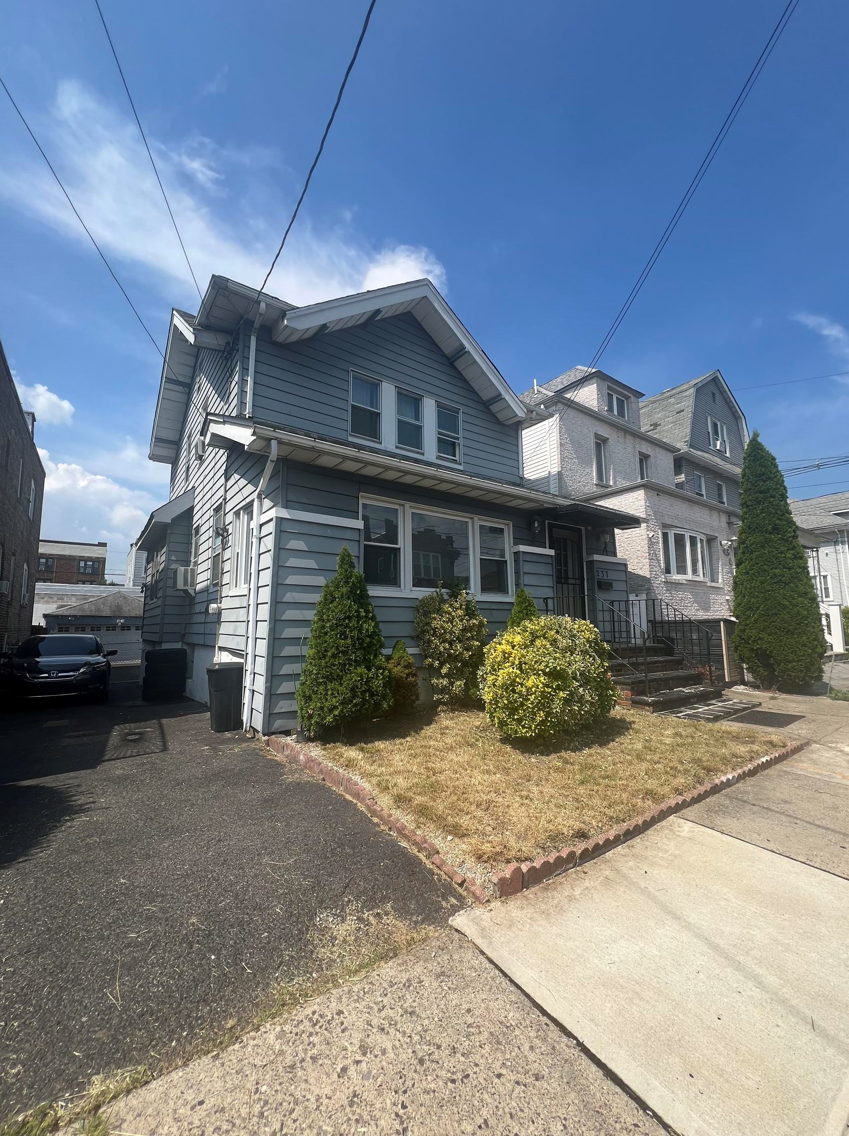 237 73rd St, North Bergen NJ  07047-5703 exterior