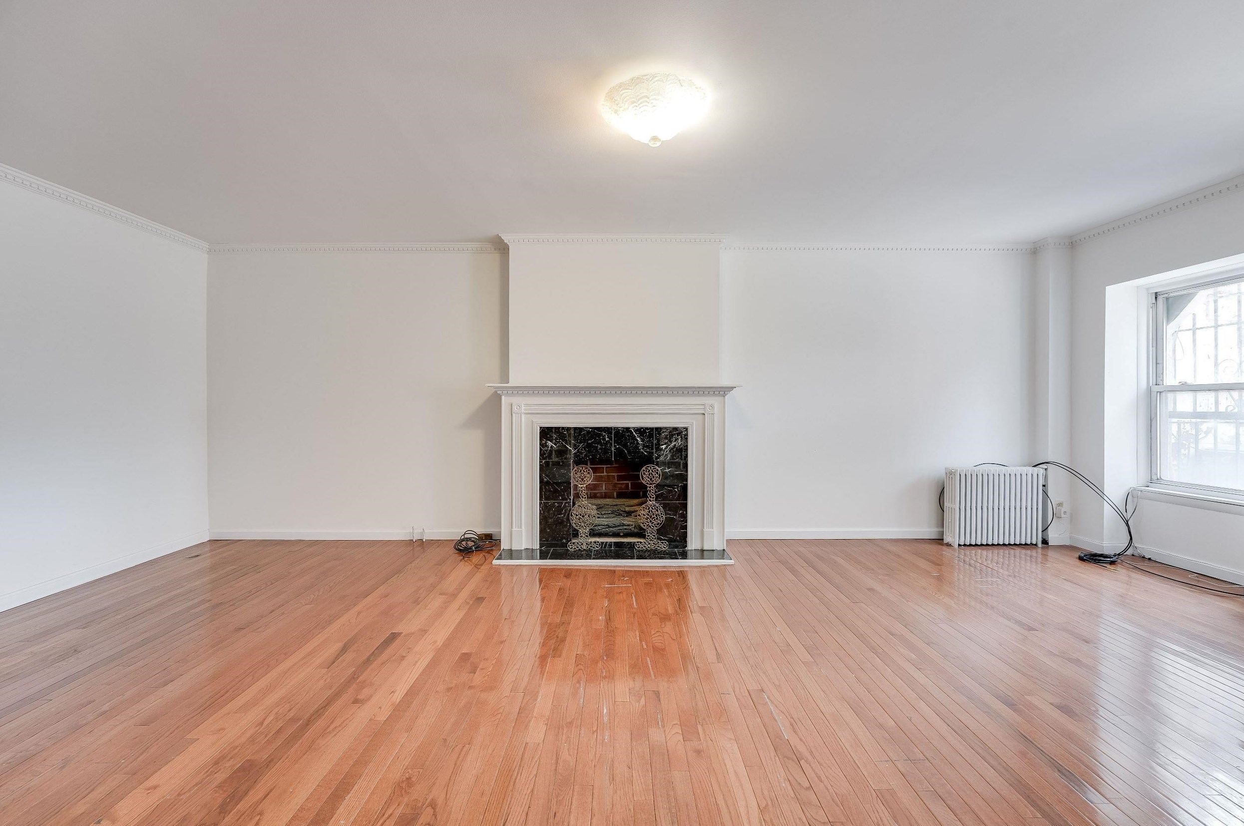 370 Forrest St, Jersey City, NJ 07304-2208