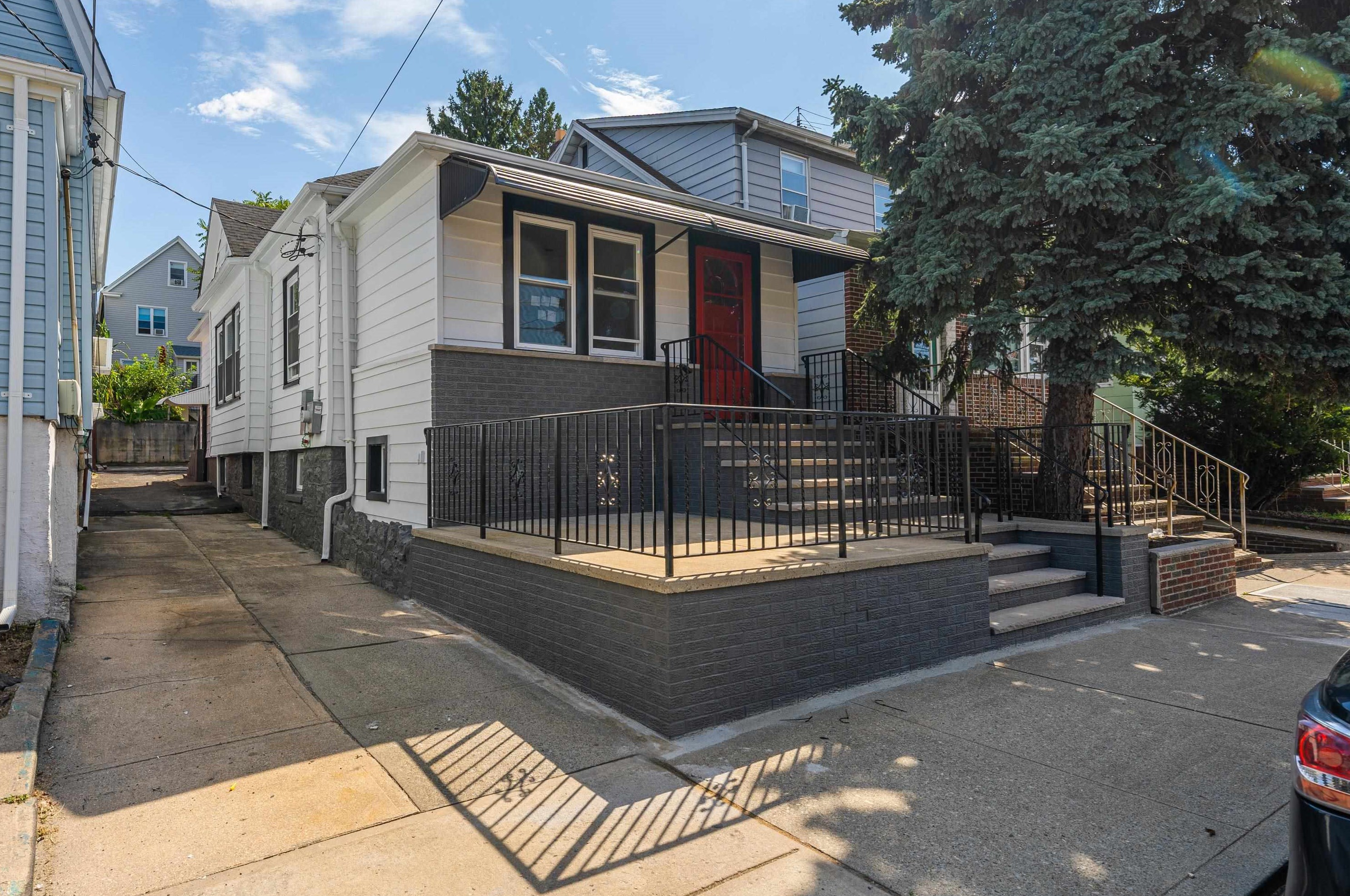 7410 3rd Ave, North Bergen, NJ 07047