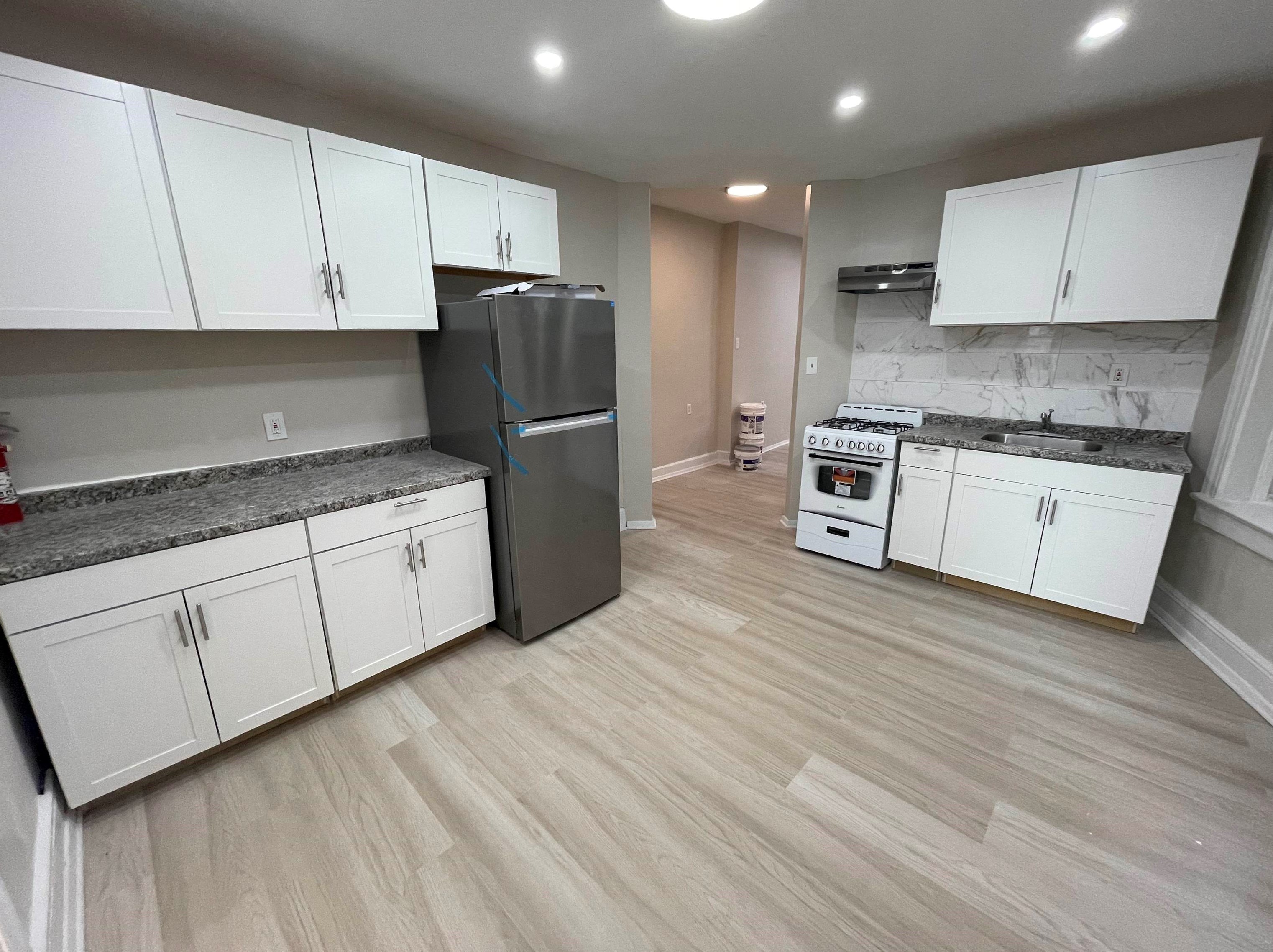 86 Bostwick Ave, Jersey City, NJ 07305-3455