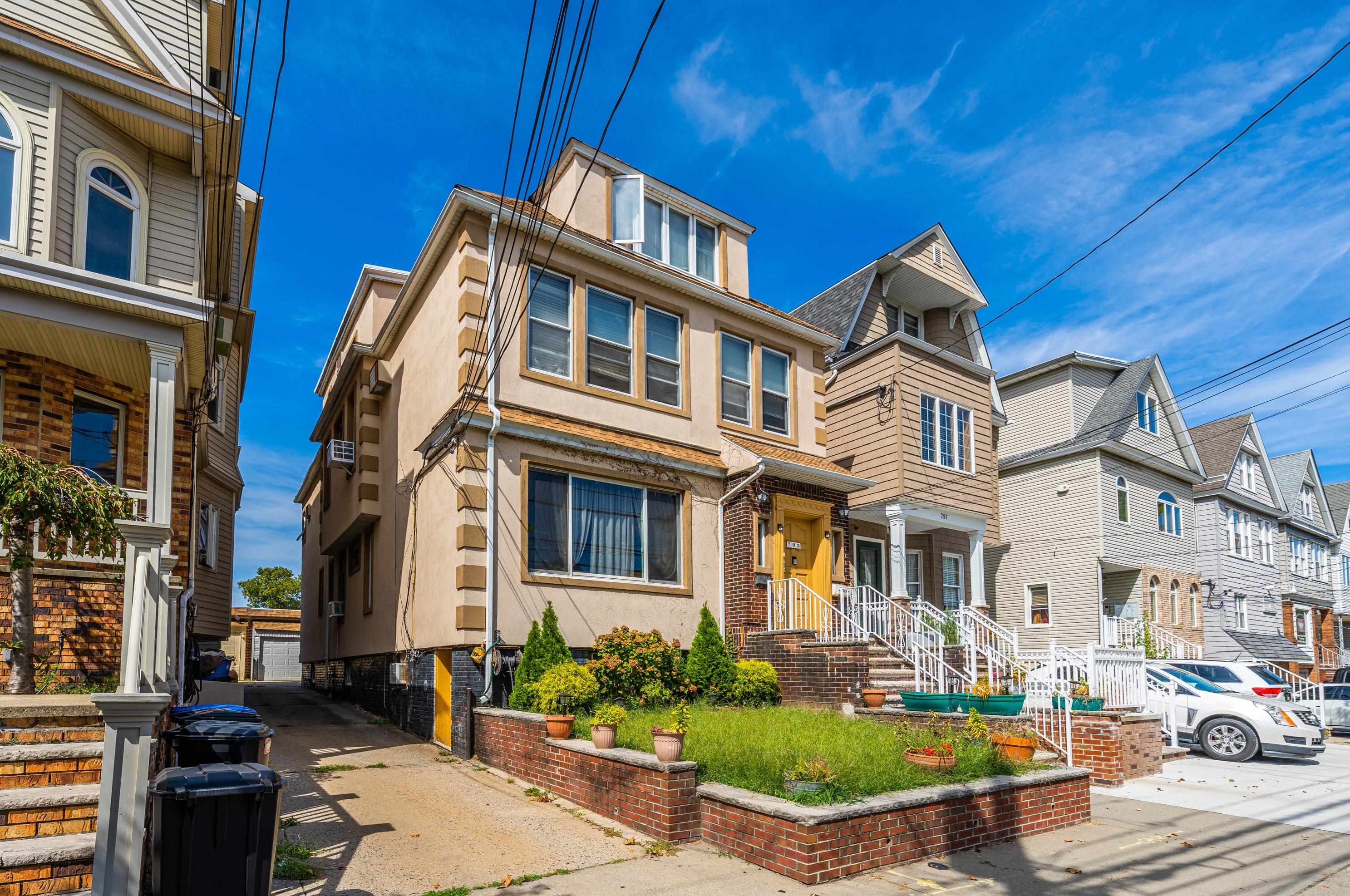 793 Kennedy Blvd, Bayonne, NJ 07002