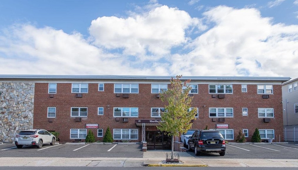 214 Avenue A #b8, Bayonne, NJ 07002