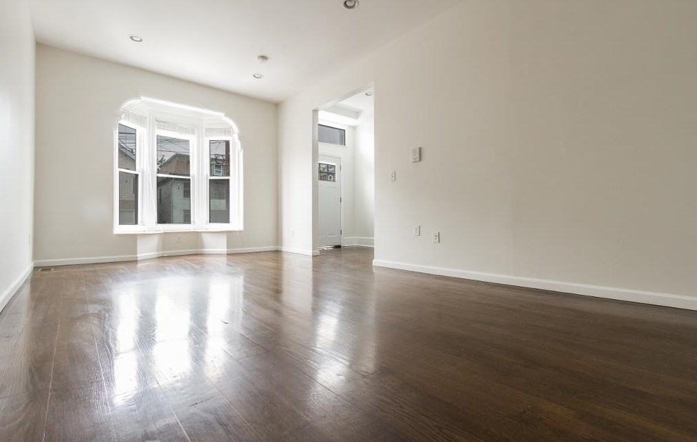 322 New York Ave, Jersey City, NJ 07307-1435