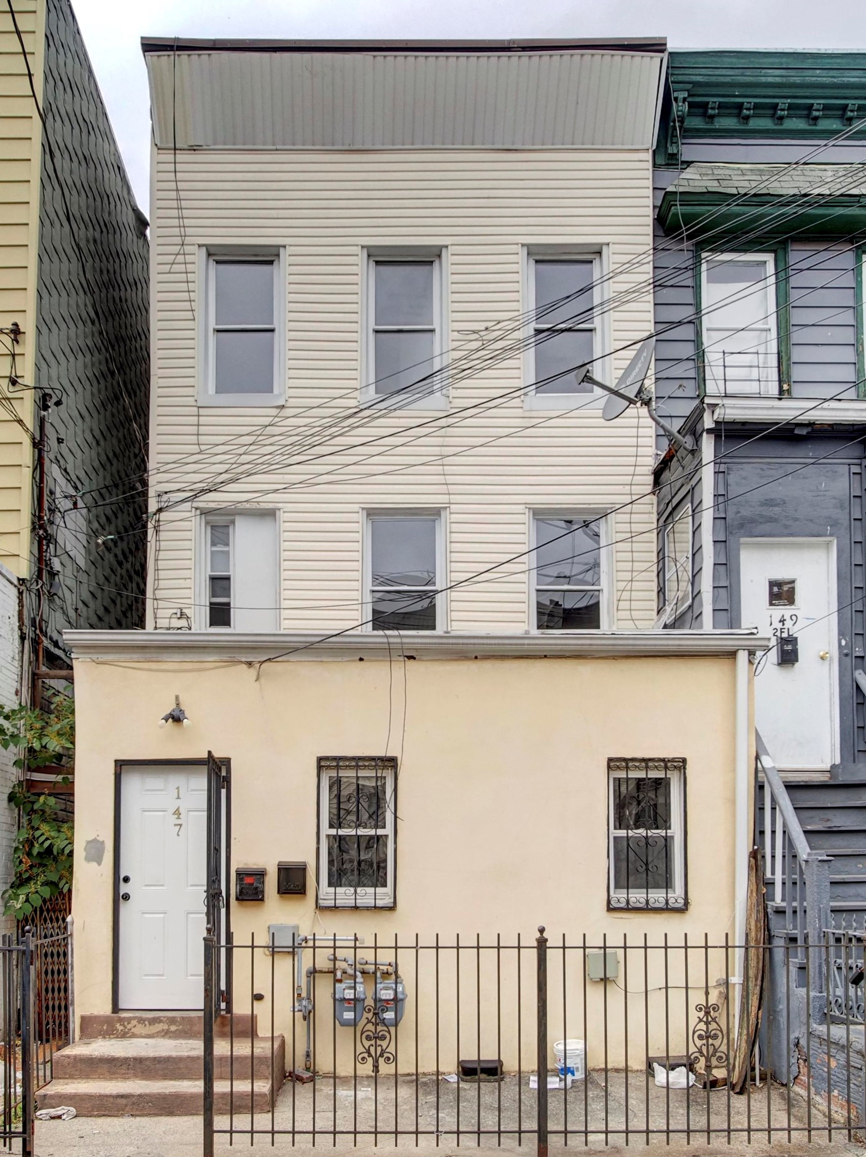 147 Van Horne St, Jersey City, NJ 07304