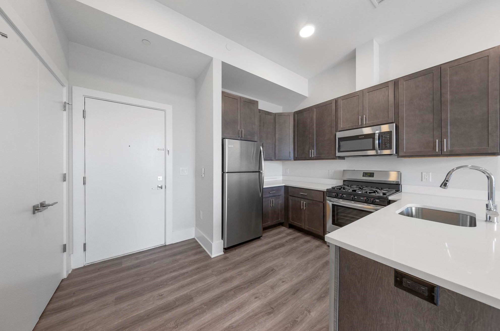 660 Grand St, Jersey City, NJ 07304-3432