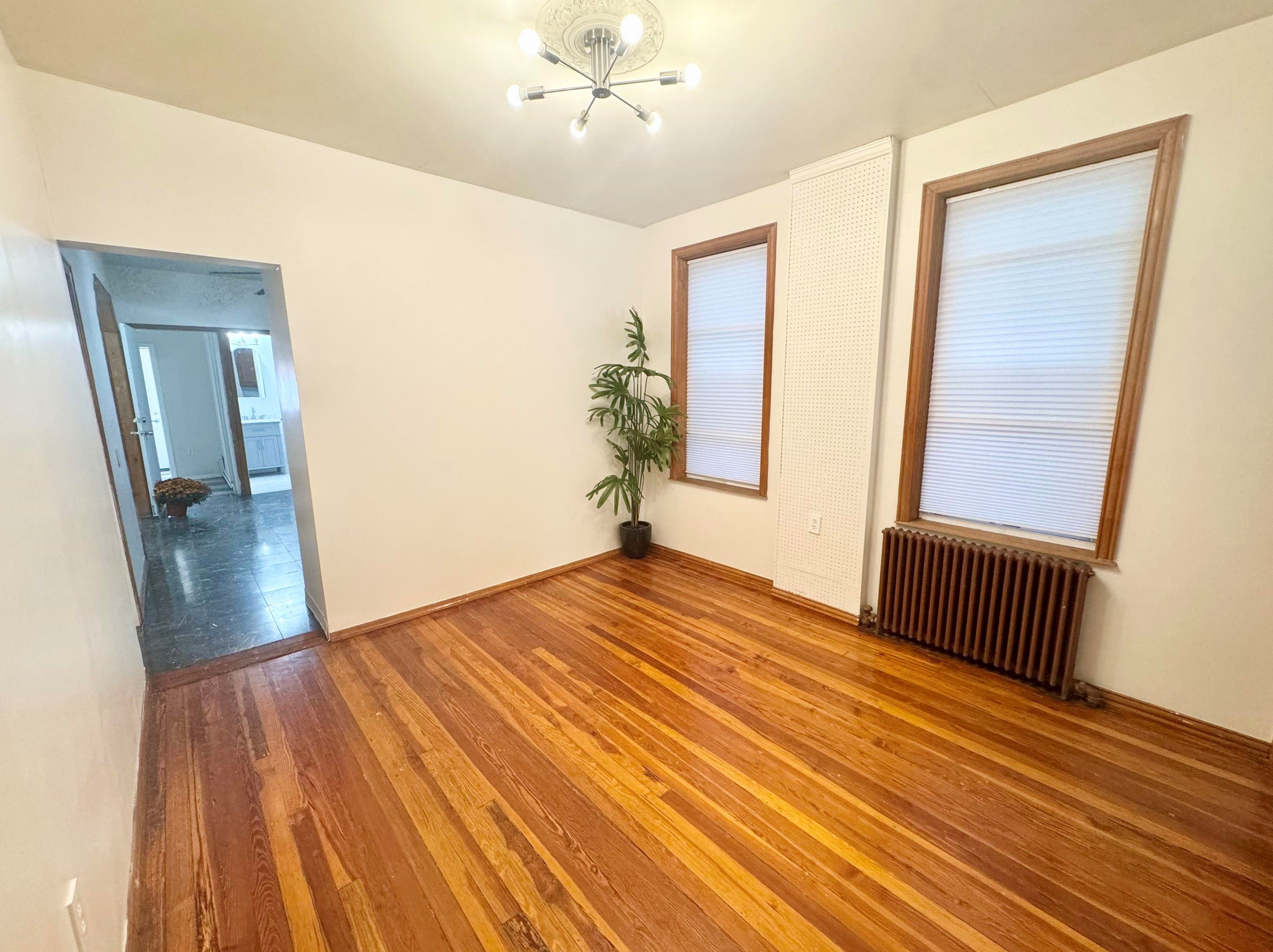 318 Broadway #1, Bayonne, NJ 07002
