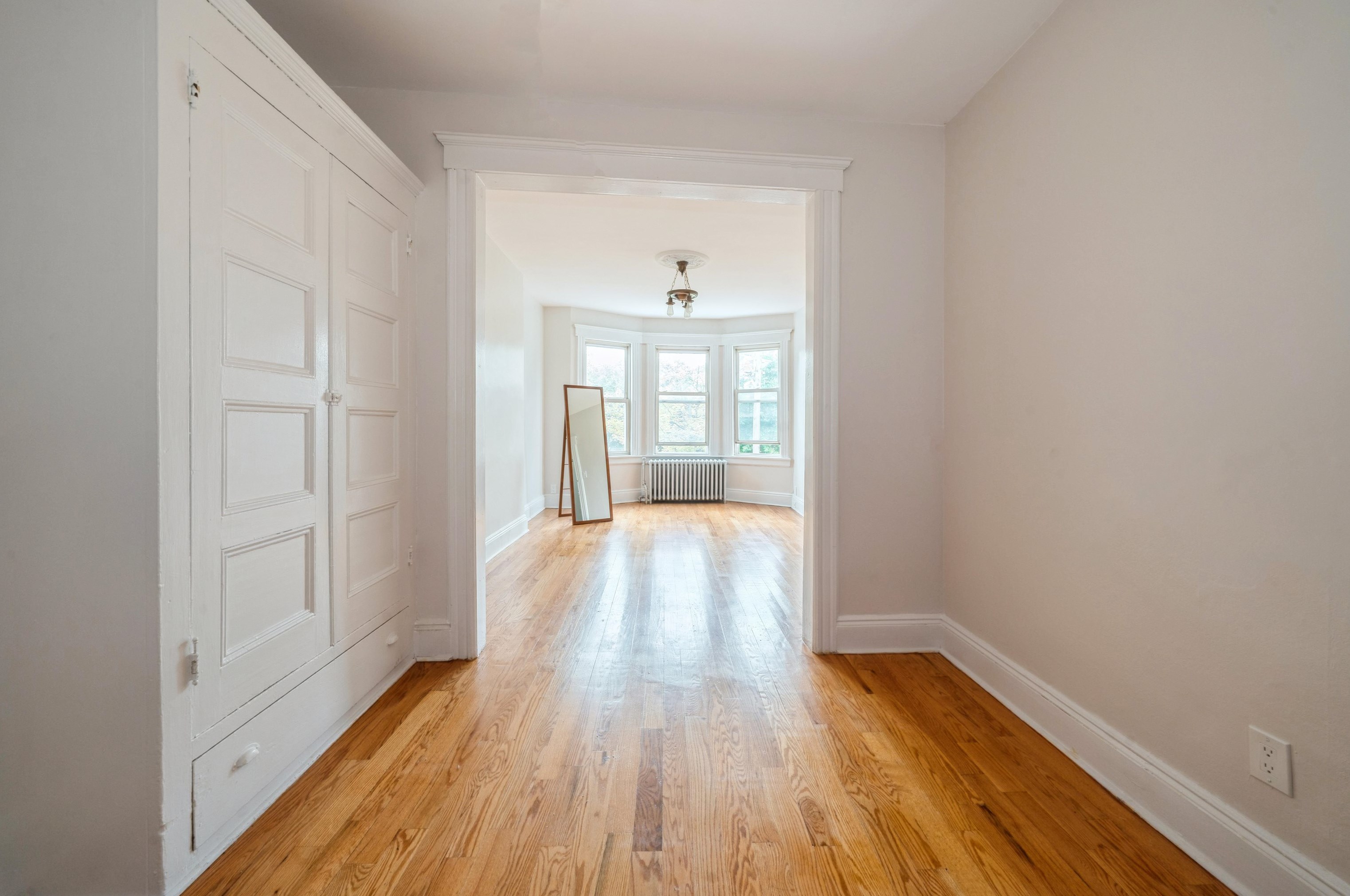 208 Duncan Ave, Jersey City NJ  07306-7002 exterior