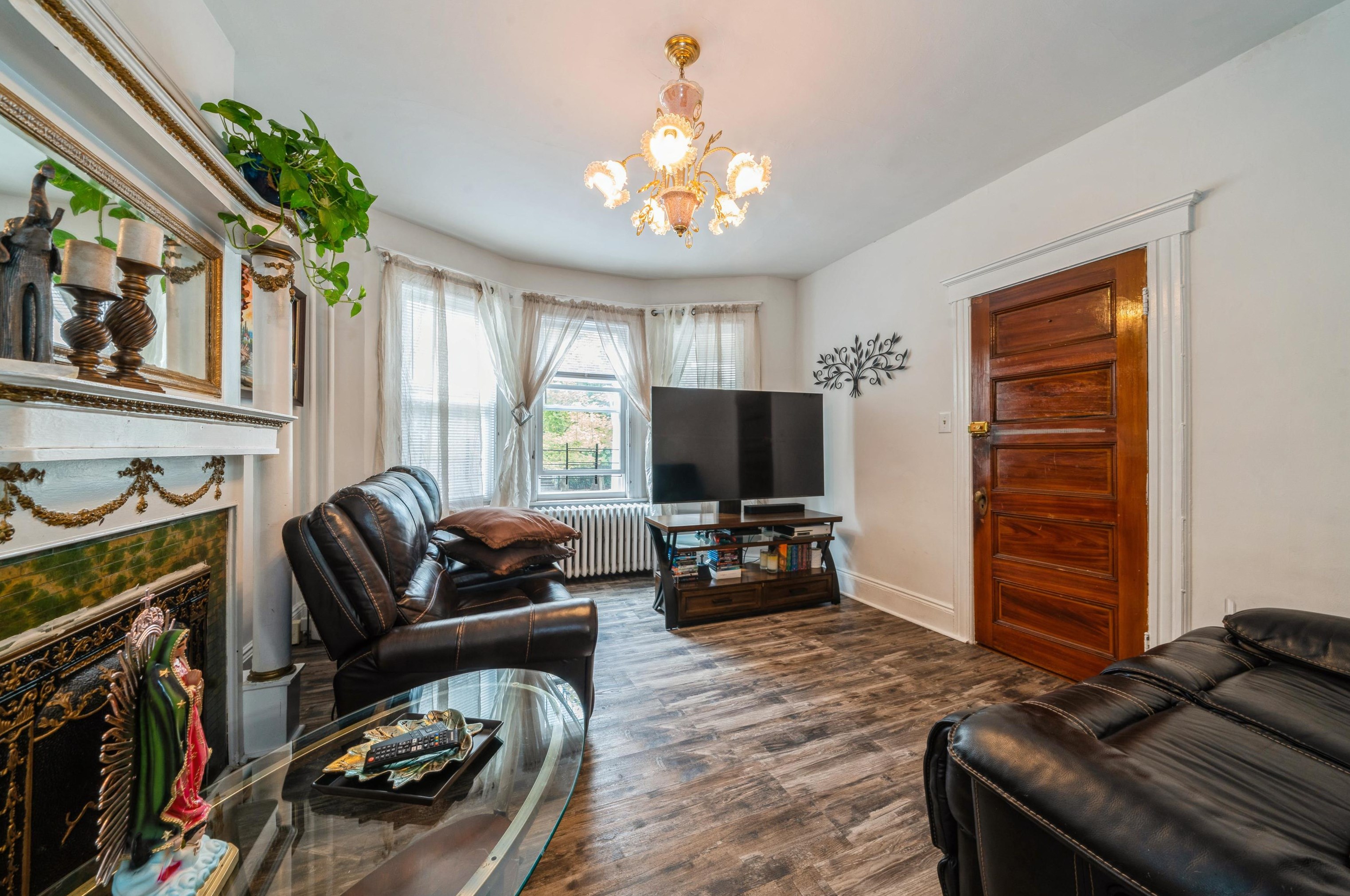208 Duncan Ave, Jersey City NJ  07306-6606 exterior