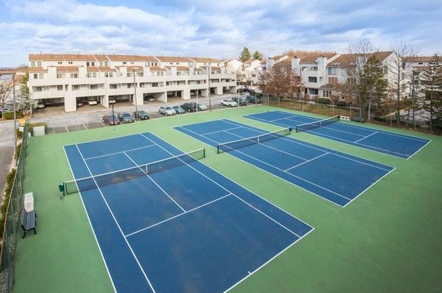 721 Harmon Cove Tower, Secaucus NJ  07094-1734 exterior