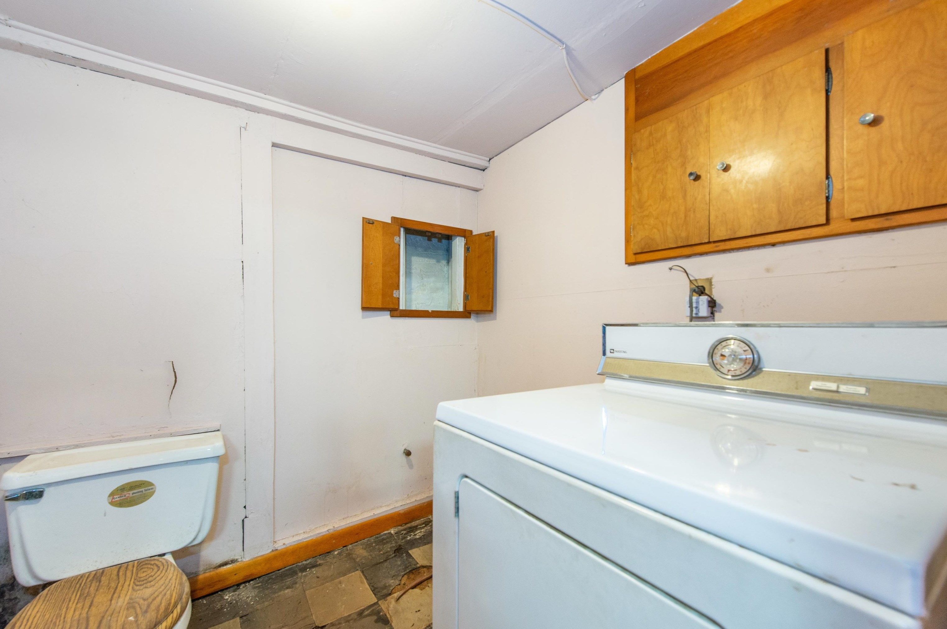 858 Side Ave, Jersey City NJ  07306-6514 exterior