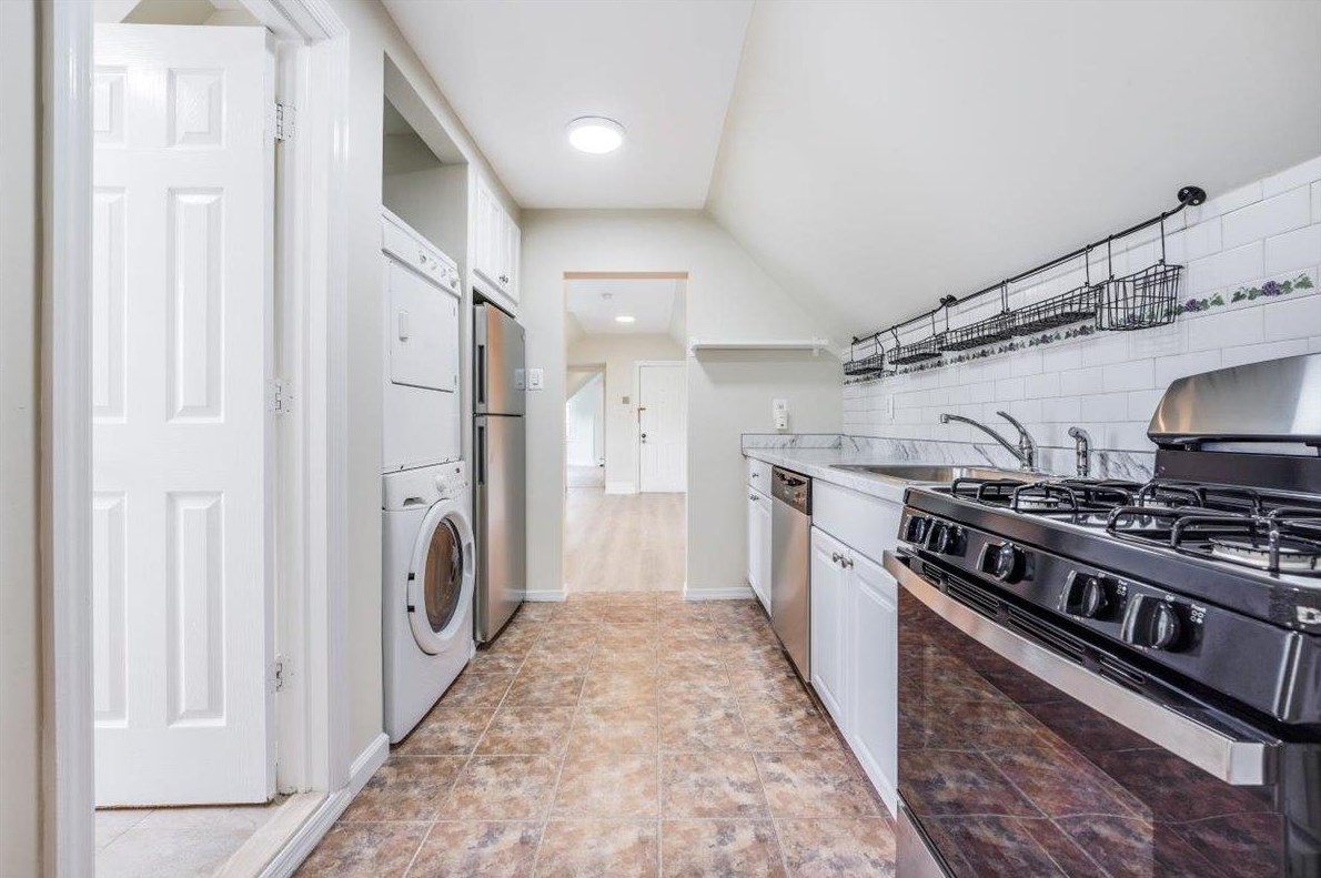 32 Claremont Ave Apt 3, Jersey City, NJ 07305