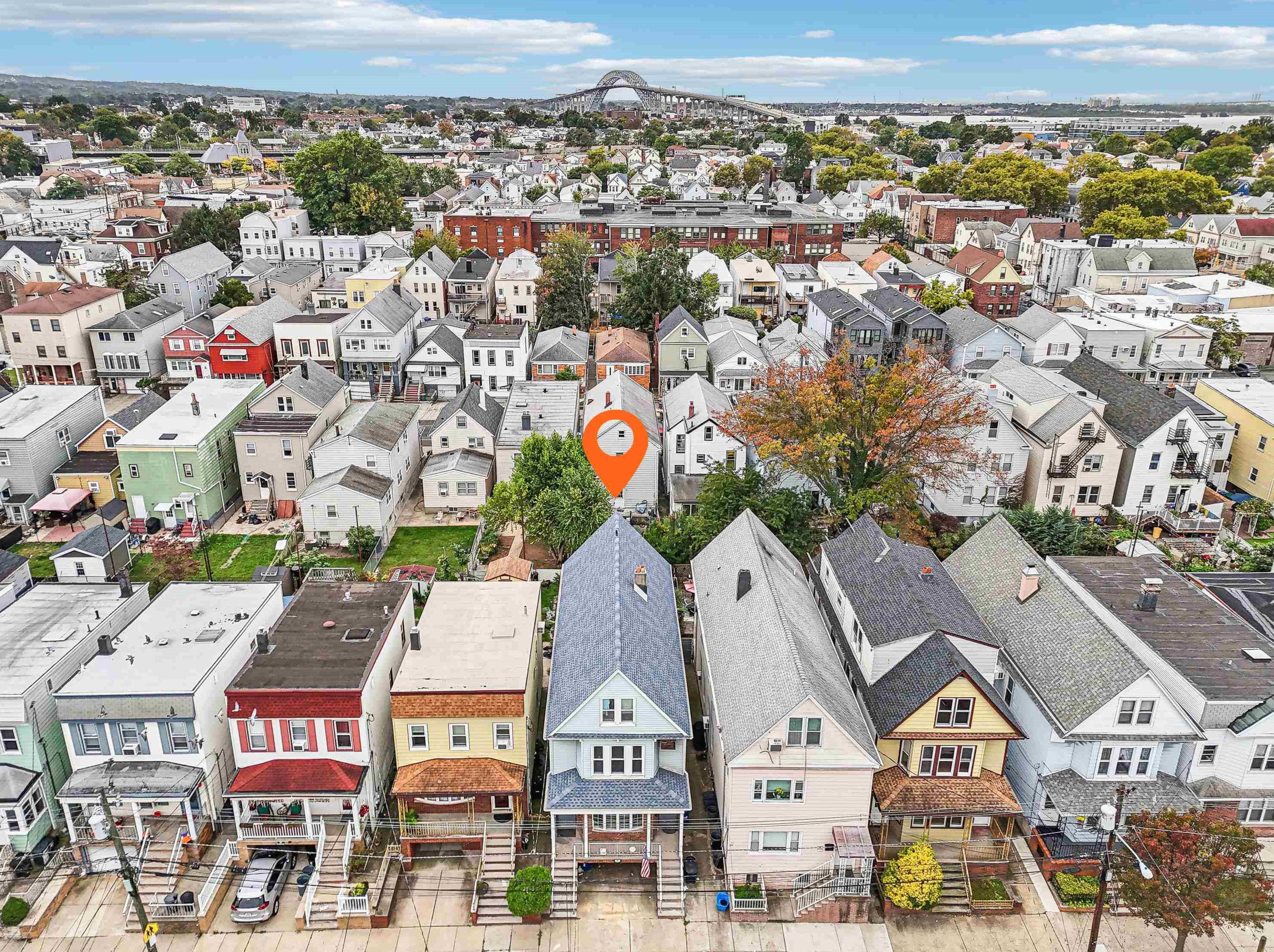 82 W 13th St, Bayonne, NJ 07002