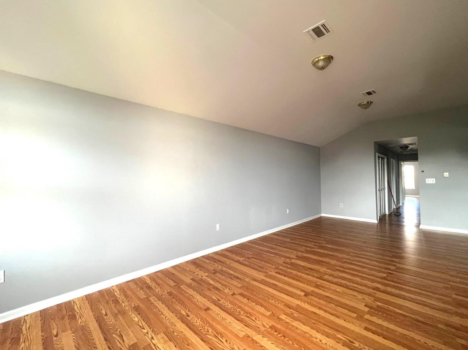82 Van Nostrand Ave, Jersey City, NJ 07305-3042