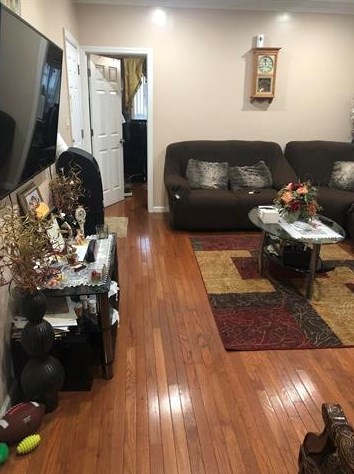 265 Neptune Ave, Jersey City, NJ 07305-1711