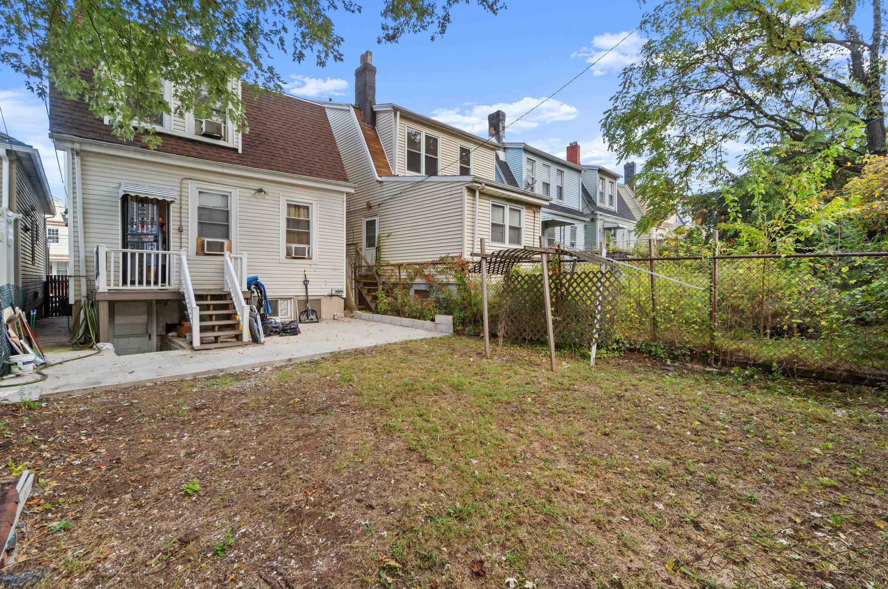 299 Armstrong Ave, Jersey City NJ 07305-2102 exterior