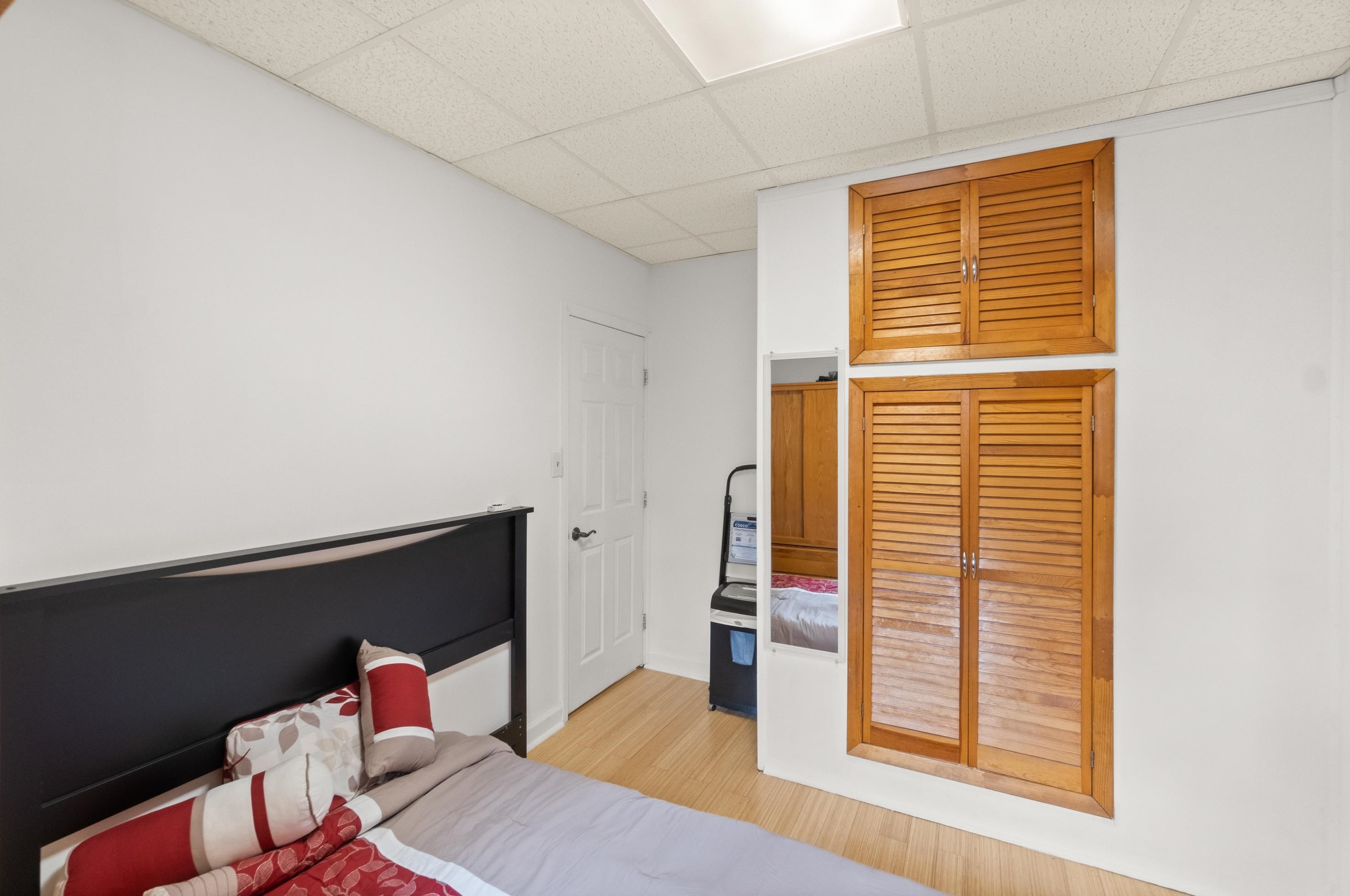 299 Armstrong Ave, Jersey City NJ 07305-2102 exterior