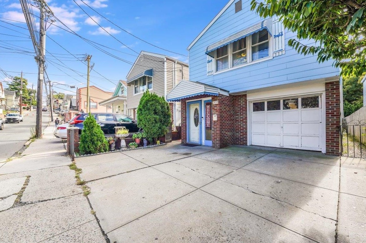 1453 51st St, North Bergen, NJ 07047