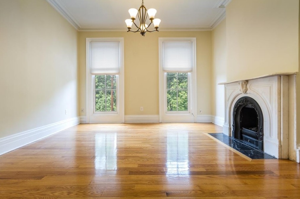 273 8th St, Jersey City, NJ 07302-1903