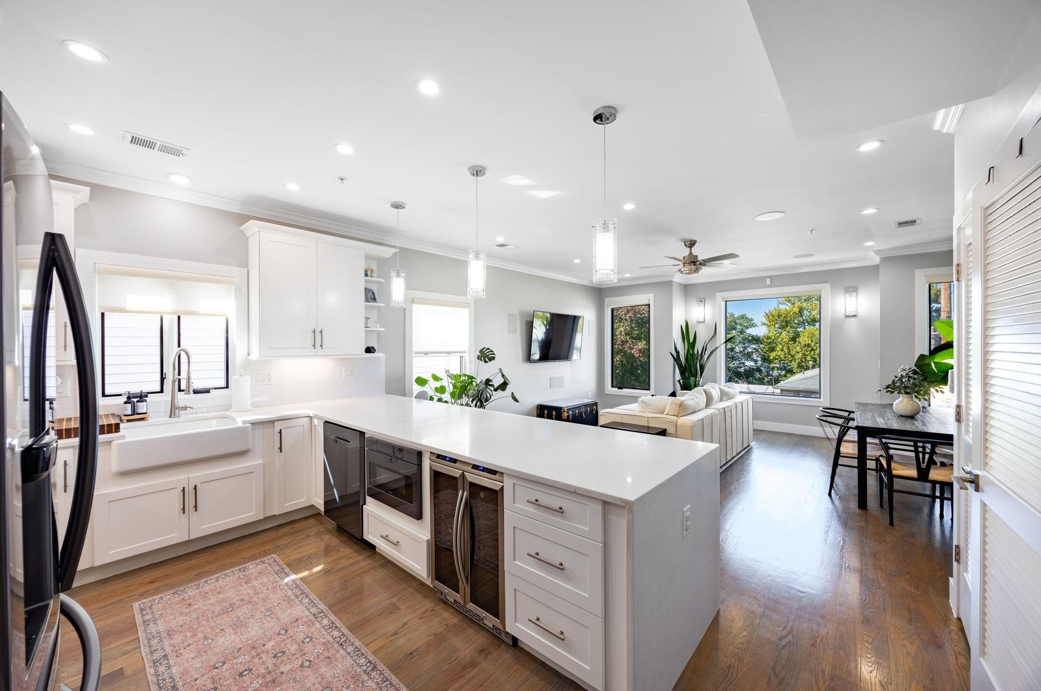 320 Terrace Ave, Jersey City, NJ 07307-3954
