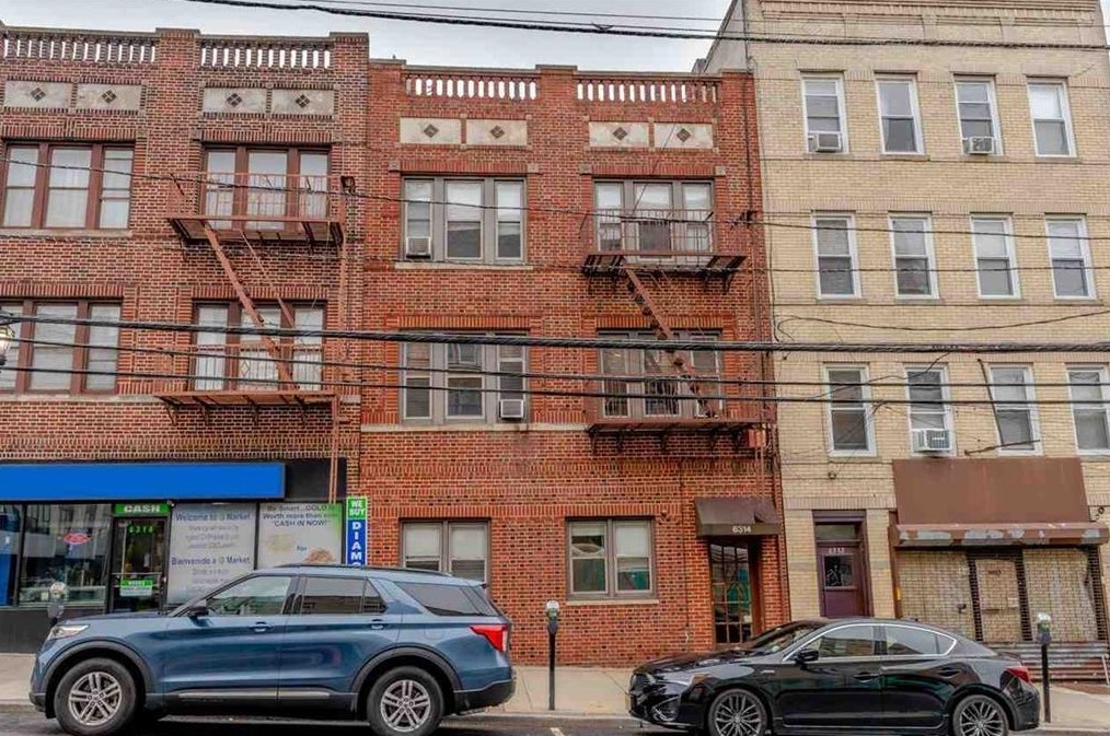 6314 Park Ave, West New York, NJ 07093-4143
