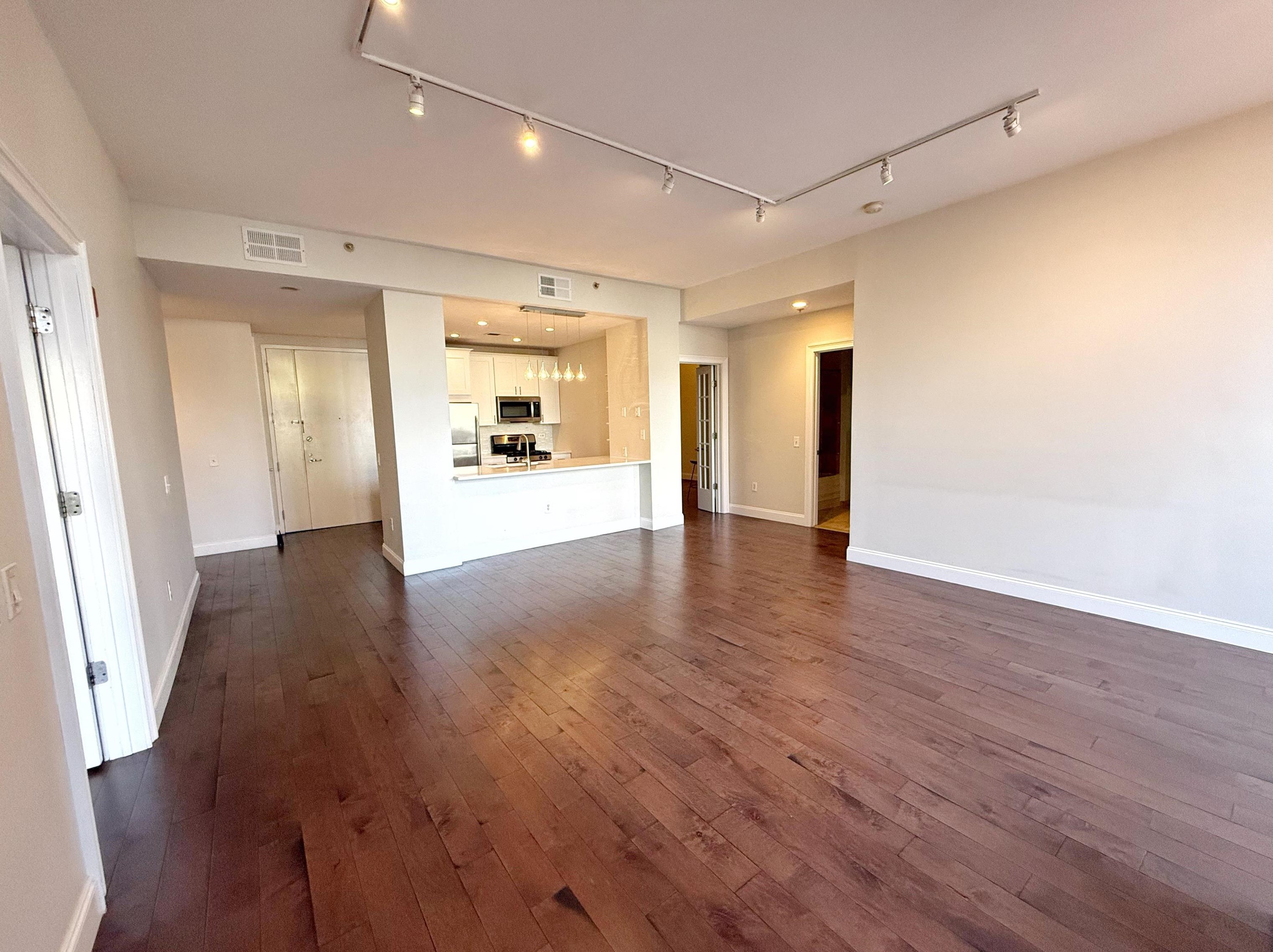 159 2nd St #206, Jersey City, NJ 07302